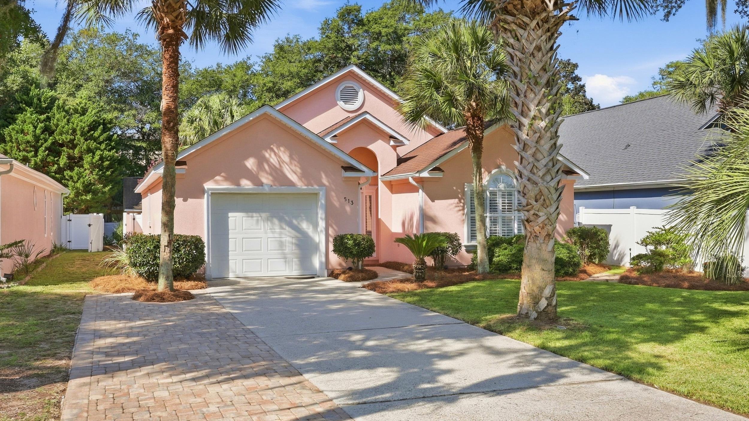 Photo 1 of Single family home for sale at 513 6th Avenue S, North Myrtle Beach, SC 29582 | MLS# 2623195 | Listing updated on 2026-09-19