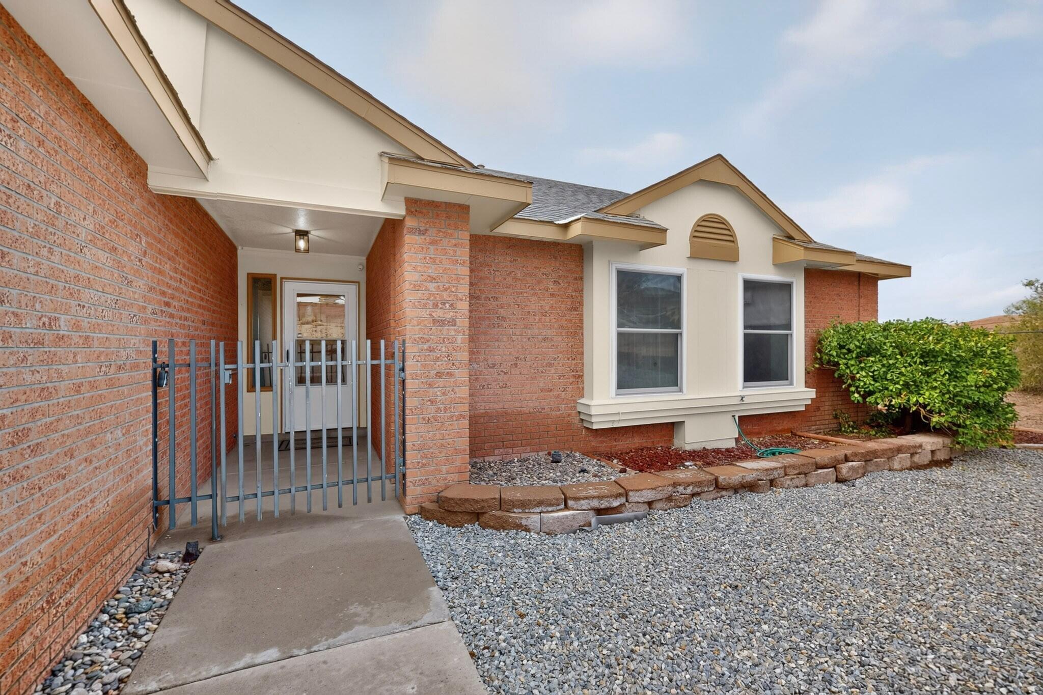 Photo 3 of Single family home for sale at 729 Silver Ct NE, Rio Rancho, NM 87124 | MLS# 1111239 | Listing updated on 2026-09-19