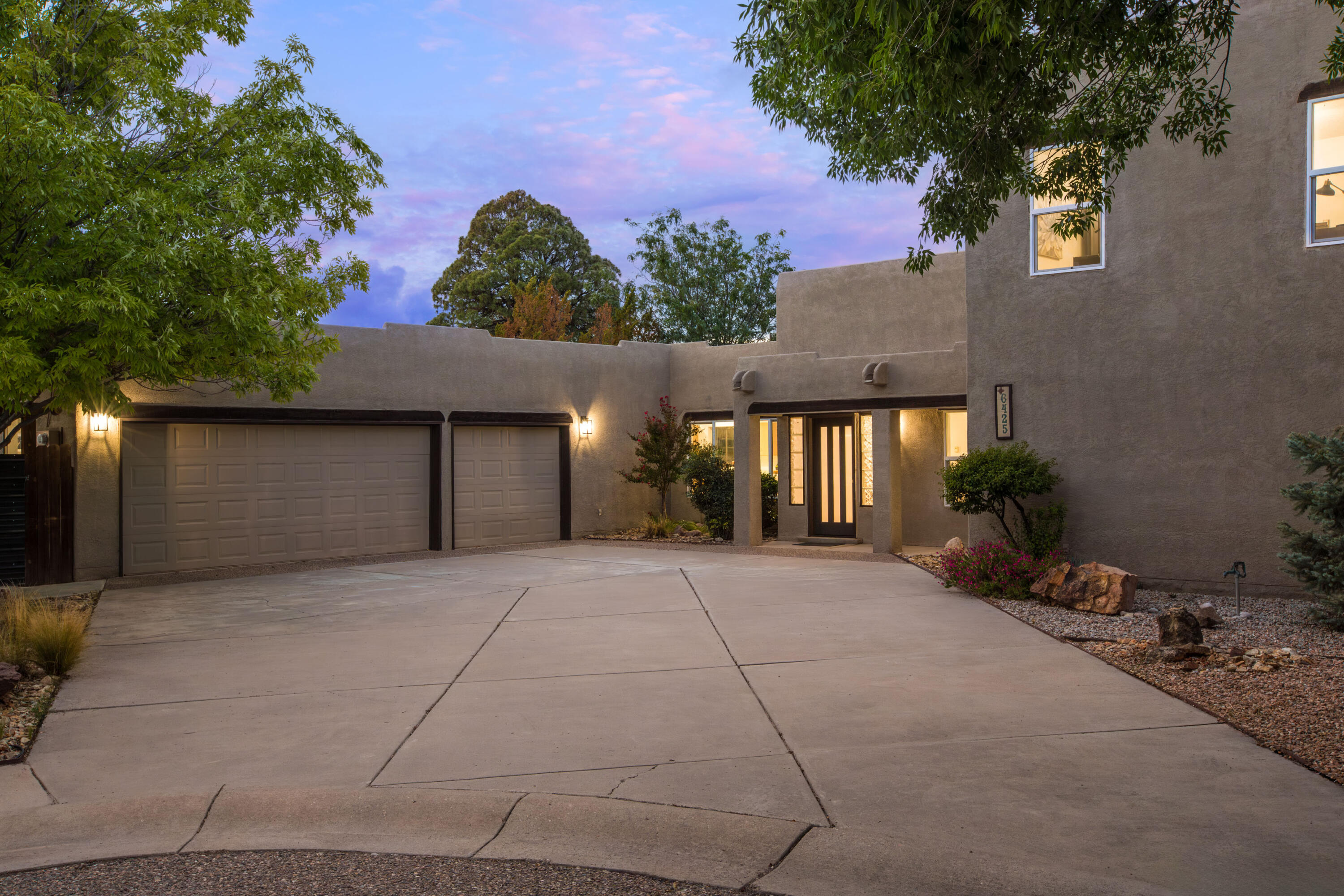 Photo 3 of Single family home for sale at 6425 Guadalupe Pl Nw, Los Ranchos, NM 87107 | MLS# 1111247 | Listing updated on 2026-09-25