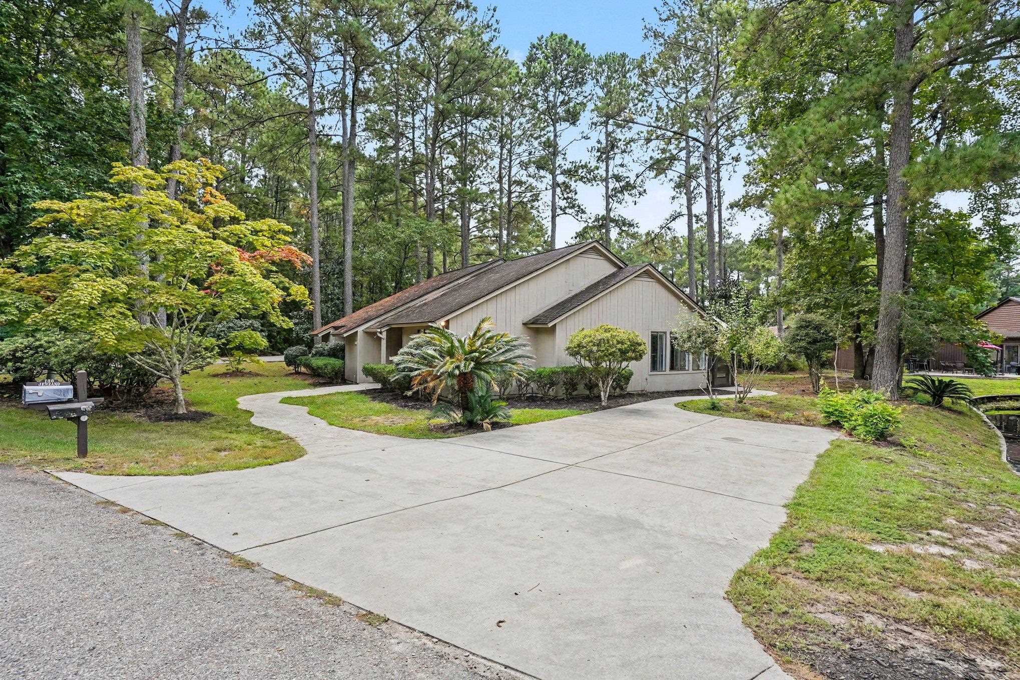 Photo 2 of Single family home for sale at 100 Hickory Dr, Conway, SC 29526 | MLS# 2623225 | Listing updated on 2026-09-19