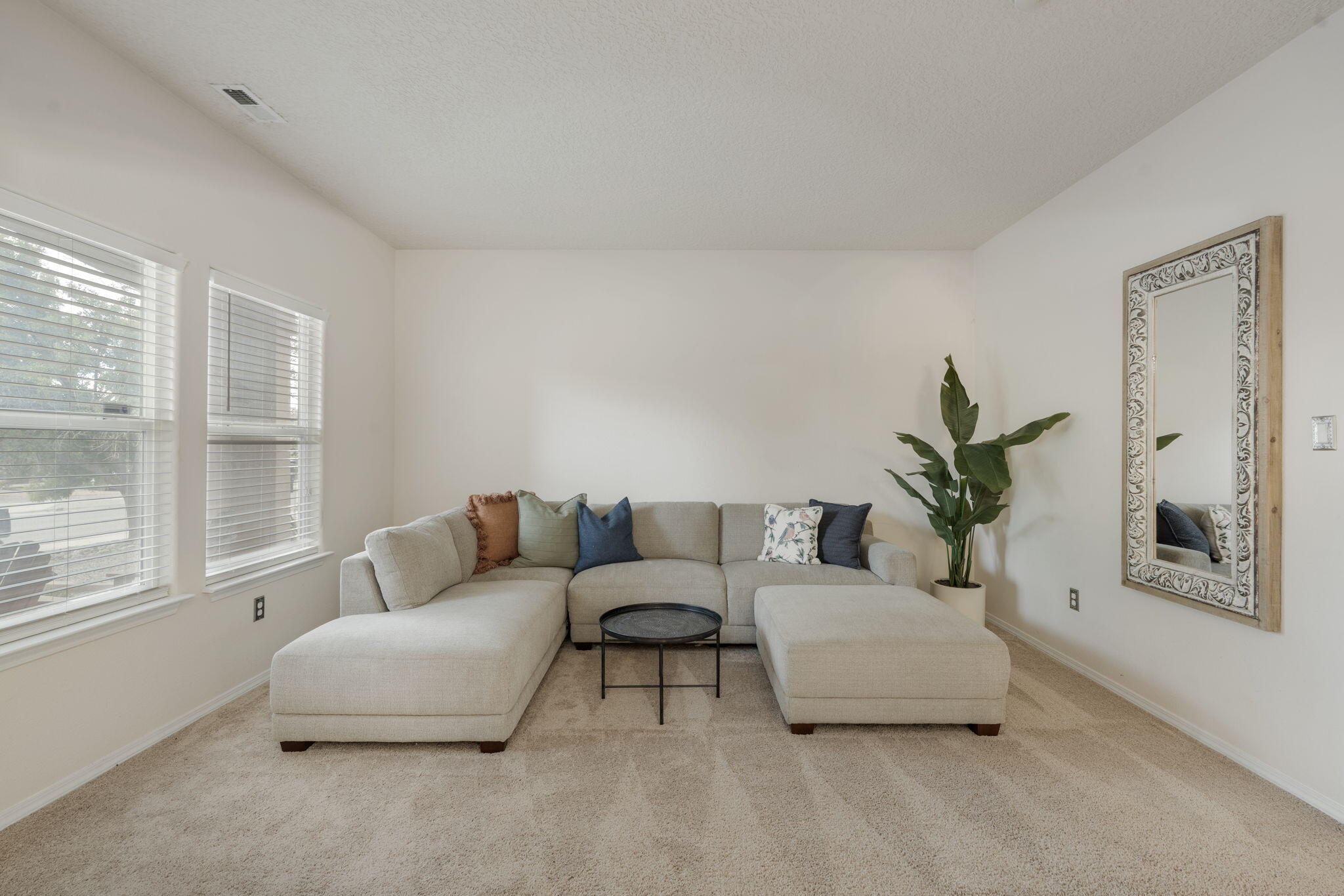 Photo 3 of Single family home for sale at 1909 Caramesa Dr SE, Rio Rancho, NM 87124 | MLS# 1111347 | Listing updated on 2026-09-30