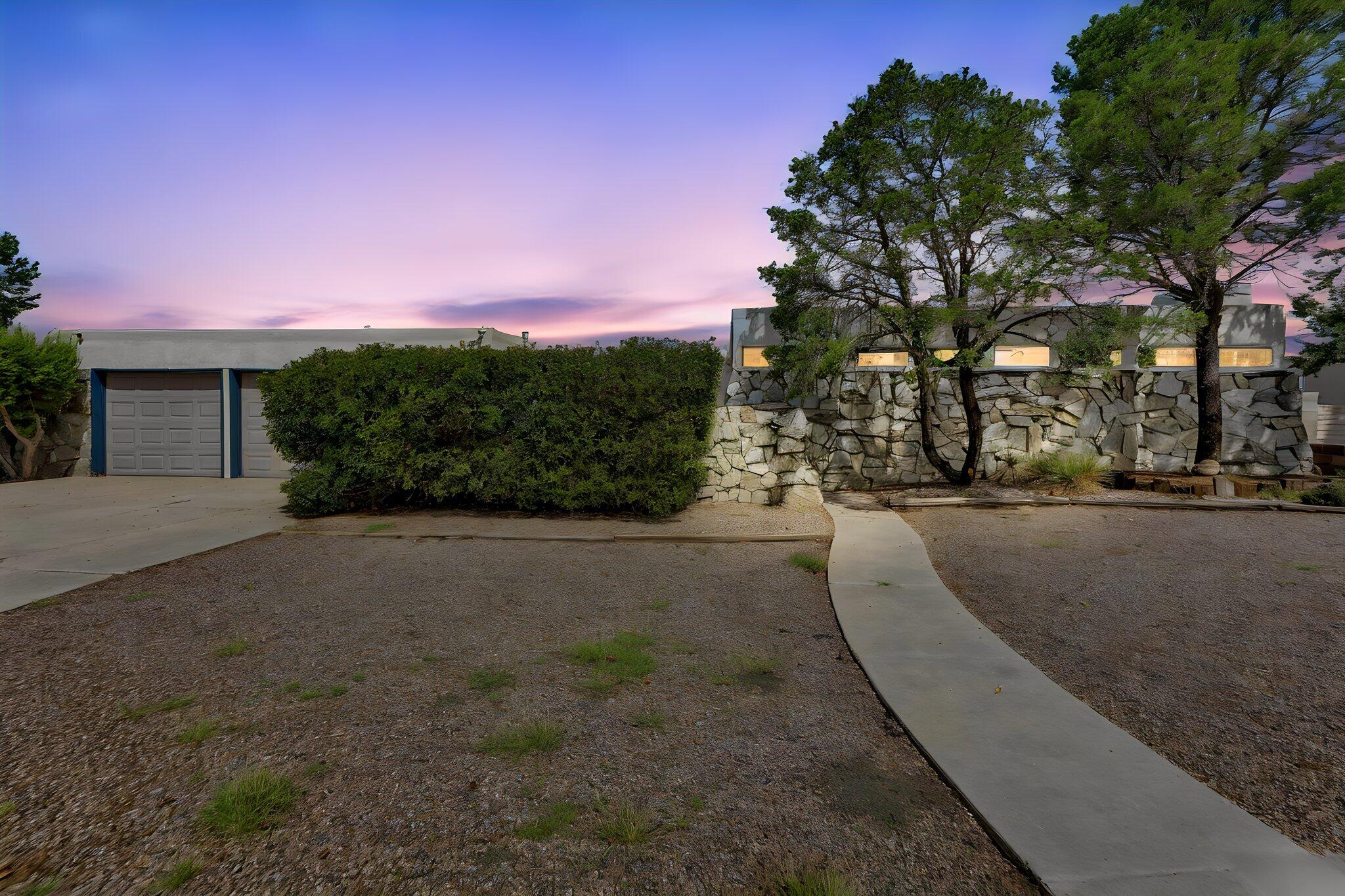 Photo 3 of Single family home for sale at 8901 Osuna Rd Ne, Albuquerque, NM 87111 | MLS# 1111366 | Listing updated on 2026-10-14
