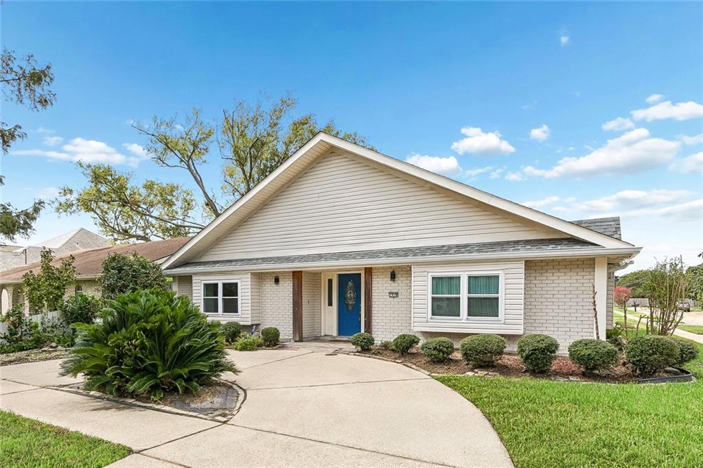 Photo 2 of Single family home for sale at 1918 Houma Blvd, Metairie, LA 70001 | MLS# 2578184 | Listing updated on 2026-09-30