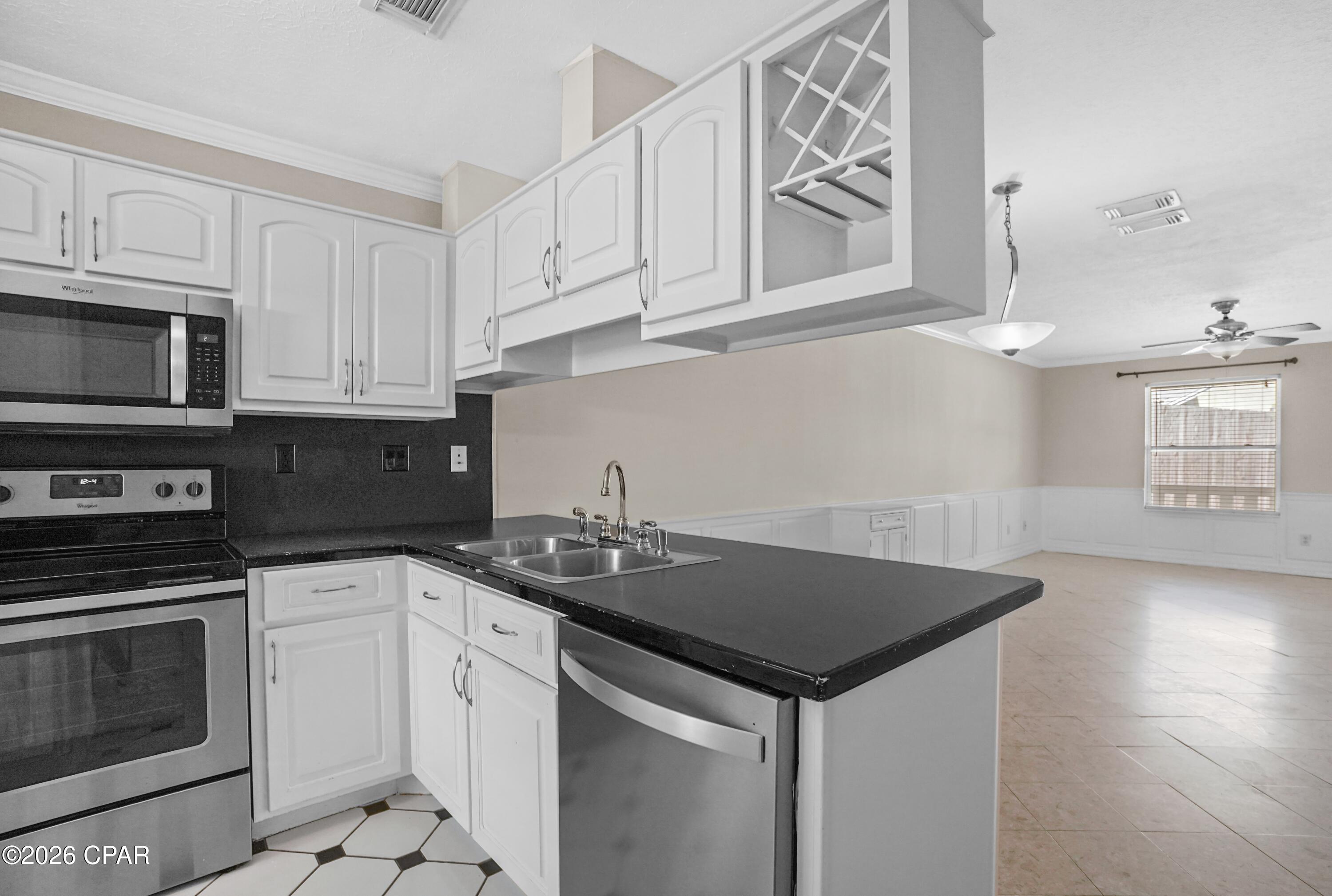 6213 S Lagoon Drive B, Panama City, FL 32408 thumbnail, photo 9 of 69