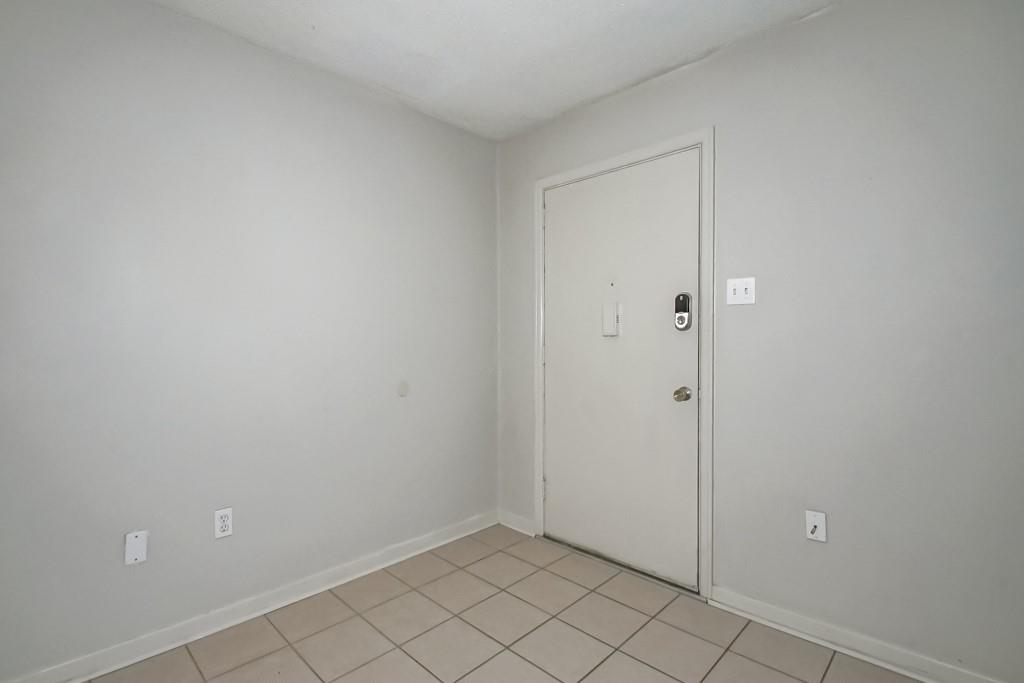 Photo 3 of Condo for sale at 6901 Veterans Memorial Blvd #7, Metairie, LA 70003 | MLS# 2578453 | Listing updated on 2026-09-23