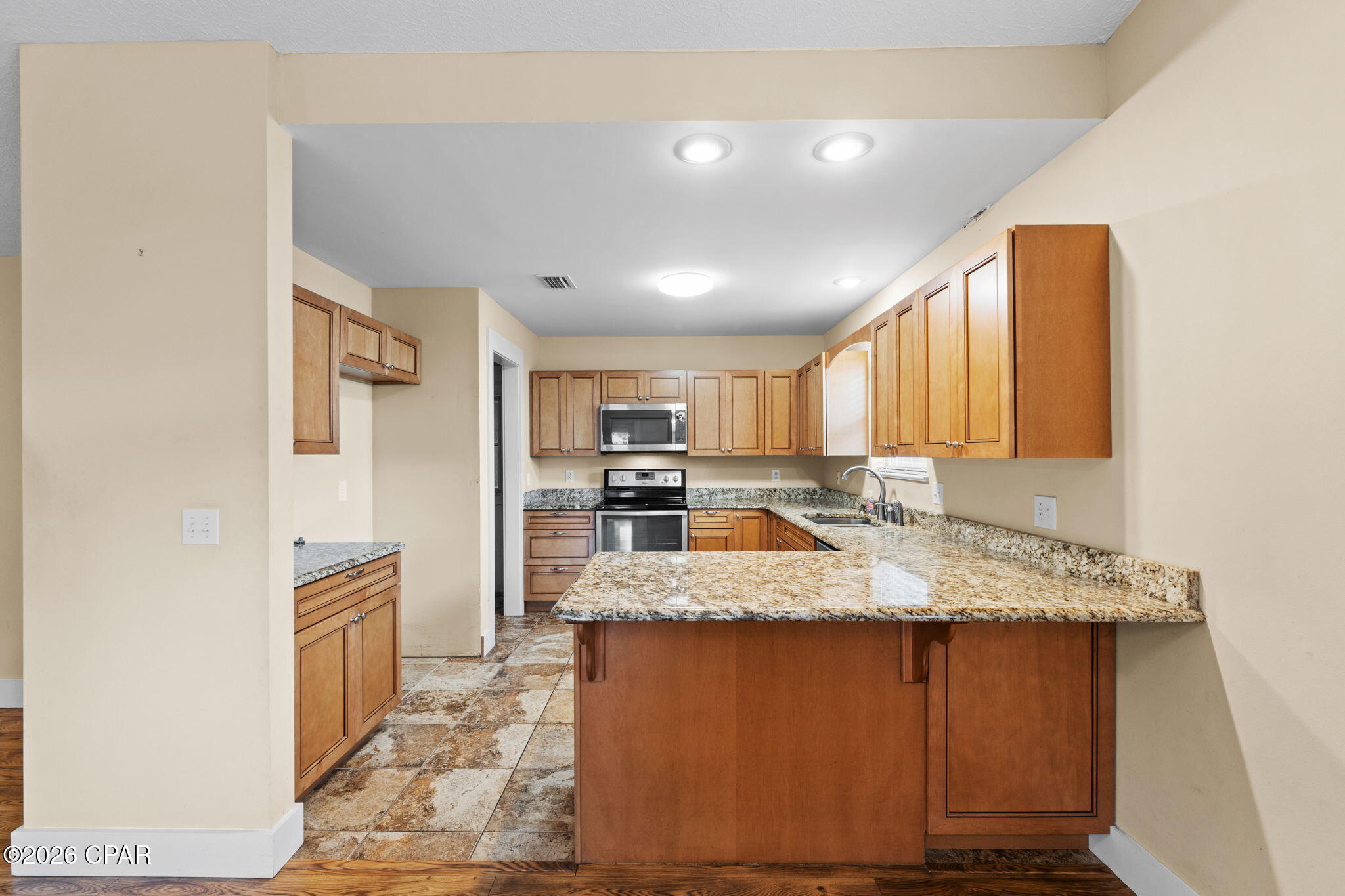 560 Lagoon Oaks Drive, Panama City Beach, FL 32408 thumbnail, photo 18 of 43