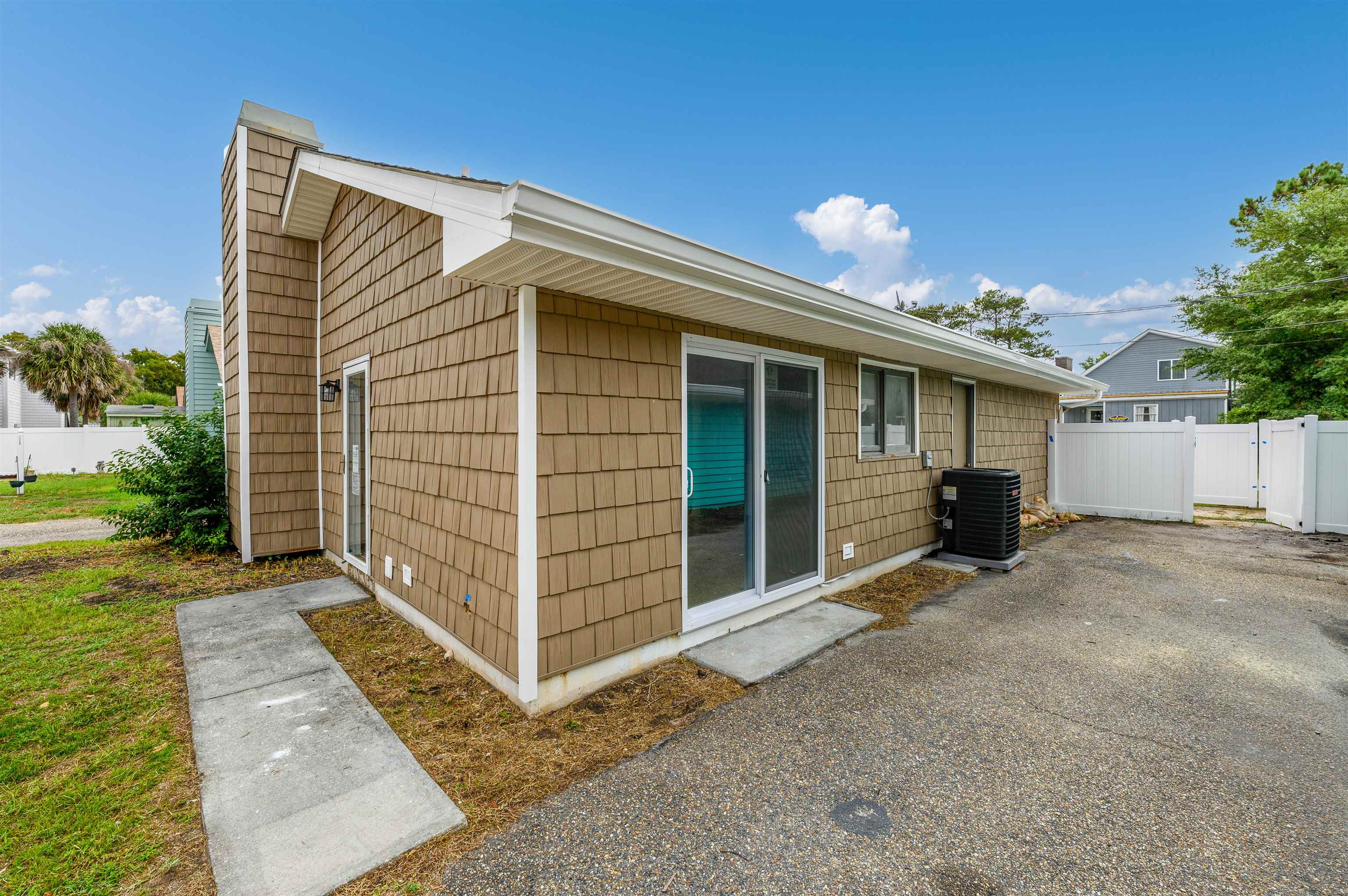 Photo 3 of Single family home for sale at 700 28th Avenue S, North Myrtle Beach, SC 29582 | MLS# 2623558 | Listing updated on 2026-09-25