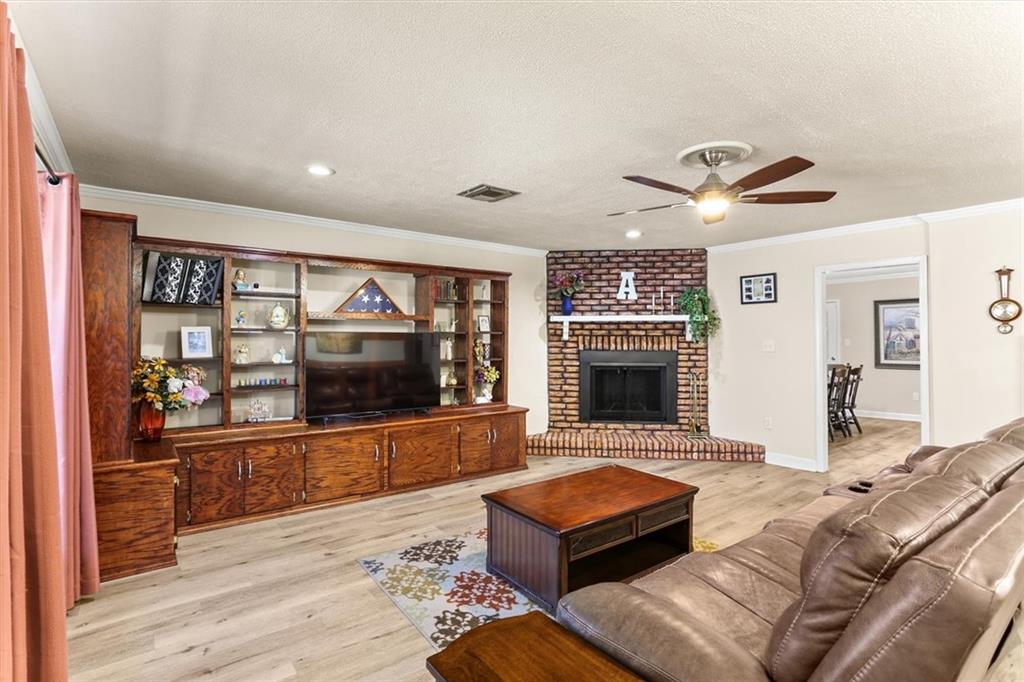 Photo 3 of Single family home for sale at 1701 Redwood Dr, Harvey, LA 70058 | MLS# 2578643 | Listing updated on 2026-10-01