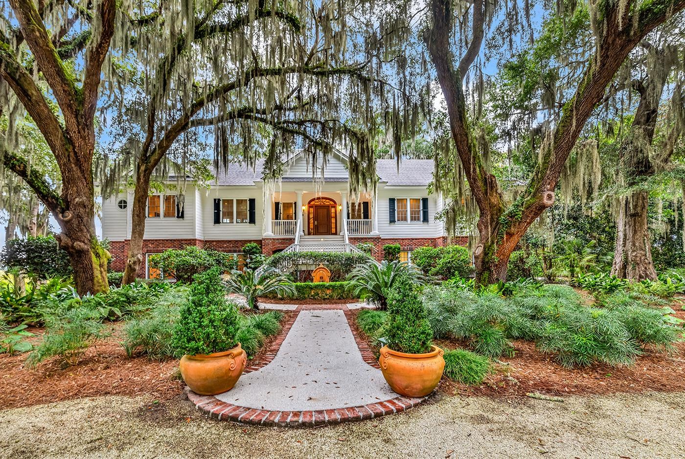 Photo 1 of Single family home for sale at 541 River Oaks Cir, Pawleys Island, SC 29585 | MLS# 2623638 | Listing updated on 2026-09-25