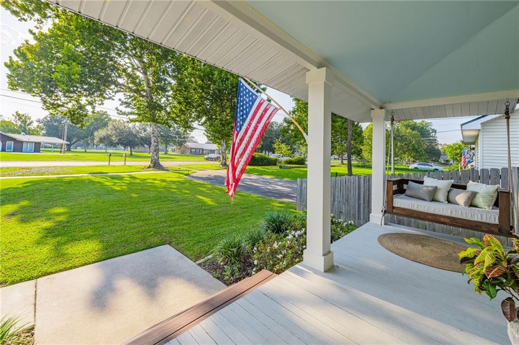 Photo 2 of Single family home for sale at 320 N 6th Street, Ponchatoula, LA 70454 | MLS# 2578711 | Listing updated on 2026-09-25