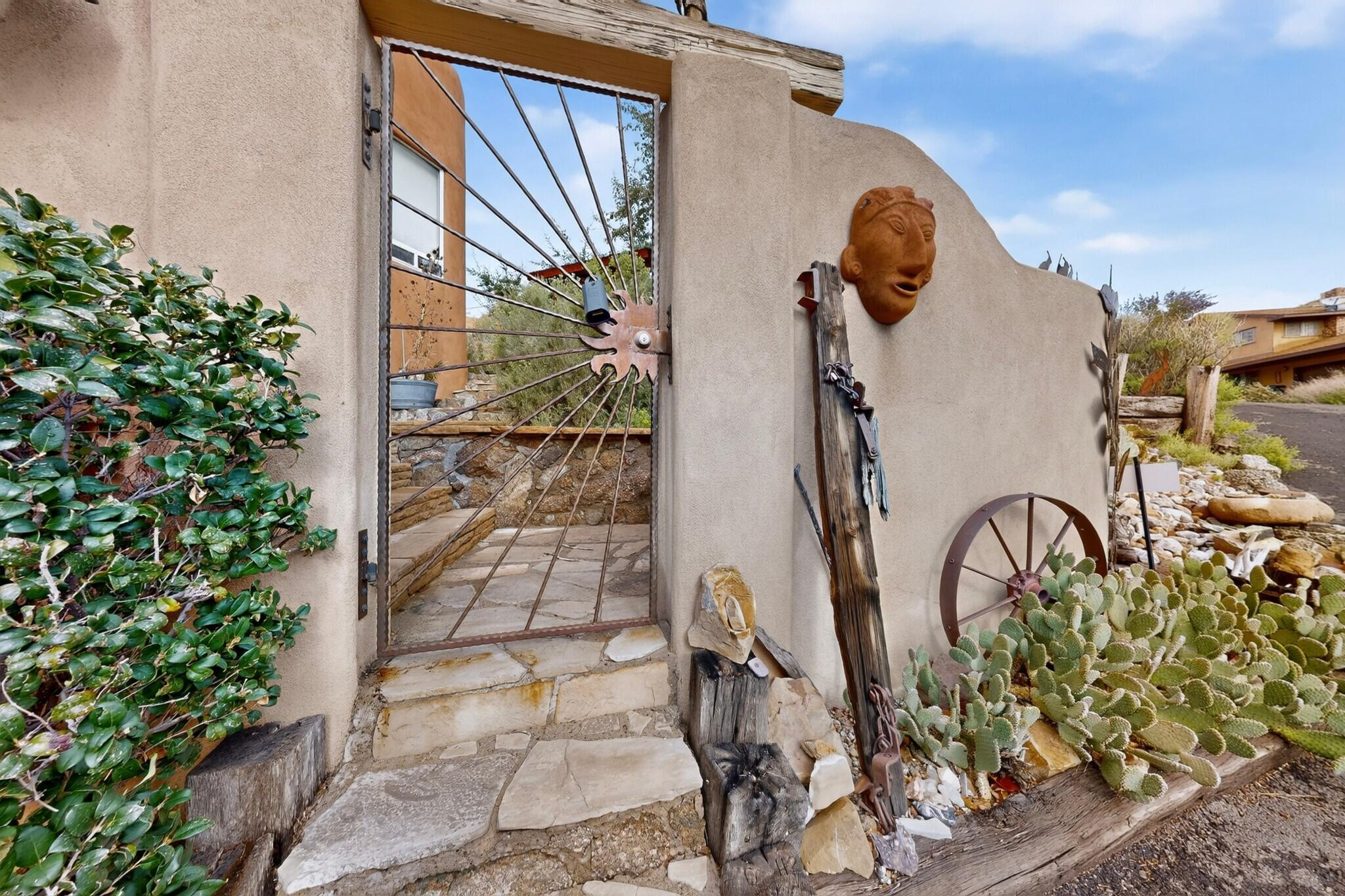 Photo 3 of Sale Pending at 14516 Sierra Ct Ne, Albuquerque, NM 87123 | MLS# 1111553 | Listing updated on 2026-10-05