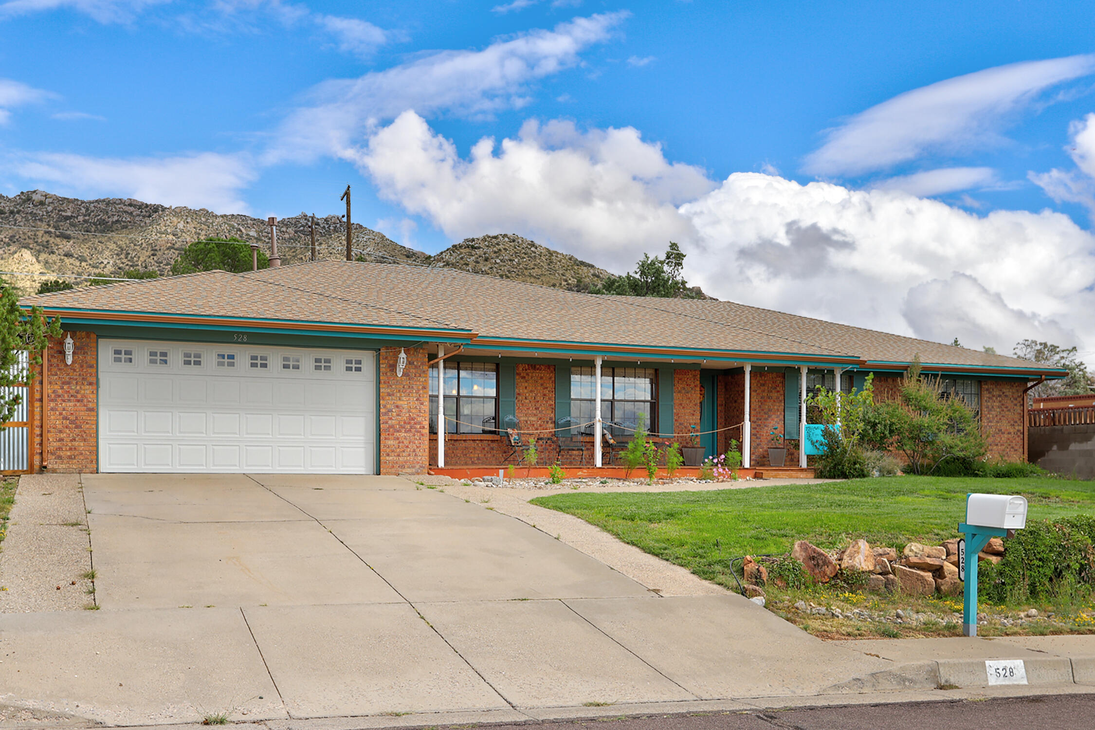 Photo 1 of Single family home for sale at 528 Turner Dr NE, Albuquerque, NM 87123 | MLS# 1111559 | Listing updated on 2026-09-28