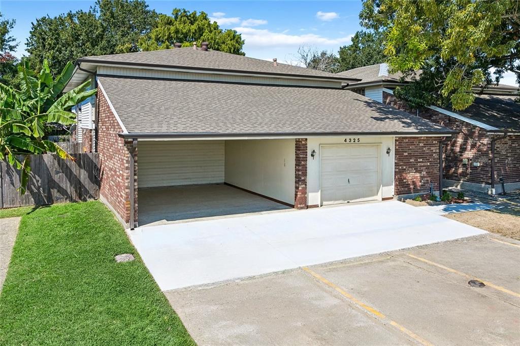 Photo 1 of Townhouse for sale at 4325 Florida Ave, Kenner, LA 70065 | MLS# 2574813 | Listing updated on 2026-10-05
