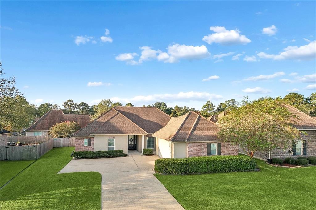 Photo 2 of Single family home for sale at 716 Mirabella Ln, Covington, LA 70433 | MLS# 2578925 | Listing updated on 2026-09-26