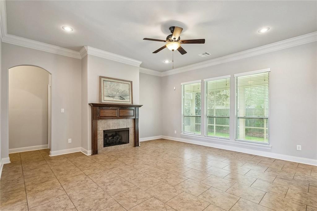 Photo 3 of Single family home for sale at 716 Mirabella Ln, Covington, LA 70433 | MLS# 2578925 | Listing updated on 2026-09-26