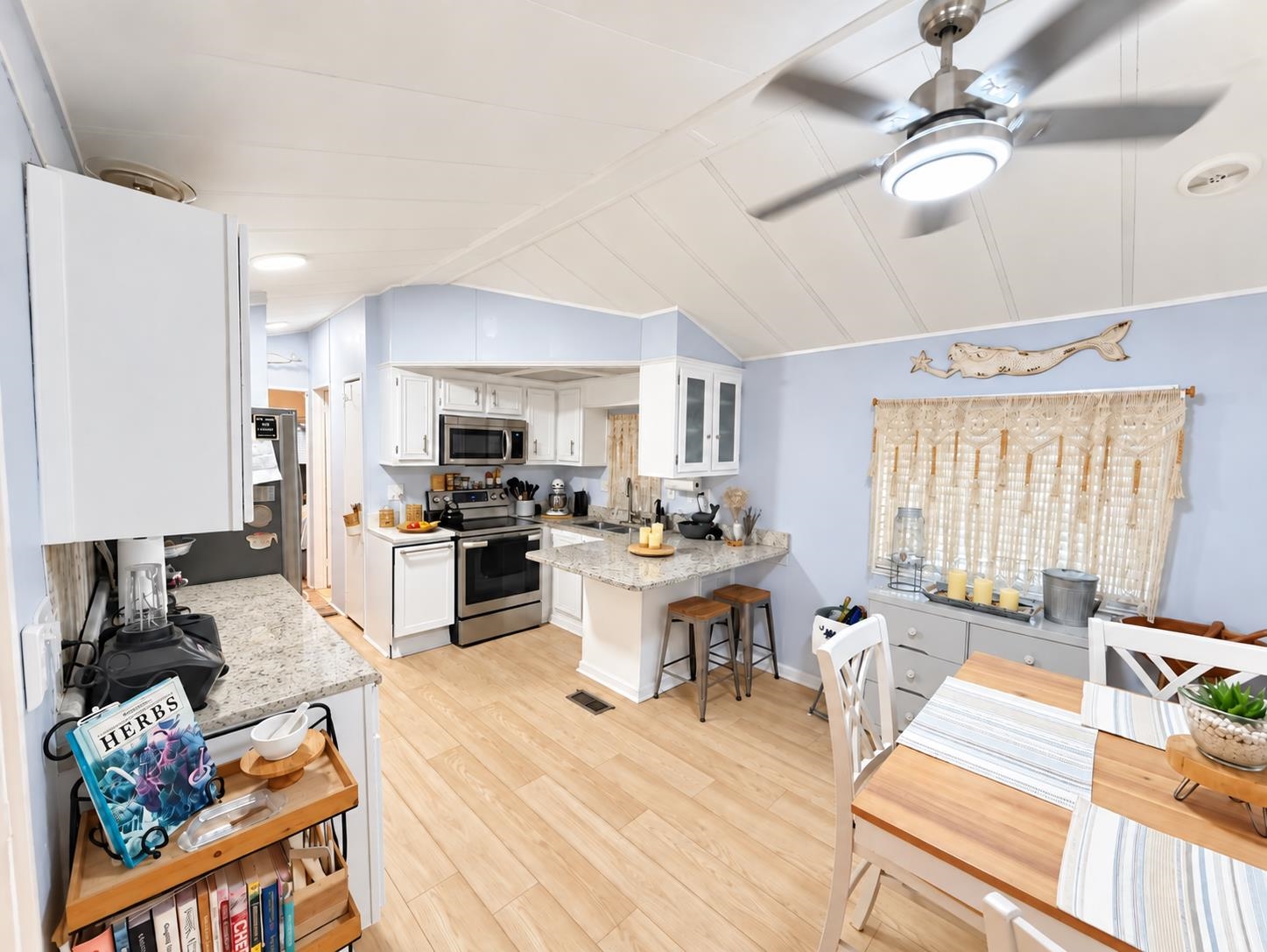 Photo 4 of Sale Pending at 613-610 5th Avenue S, Myrtle Beach, SC 29577 | MLS# 2623769 | Listing updated on 2026-10-08