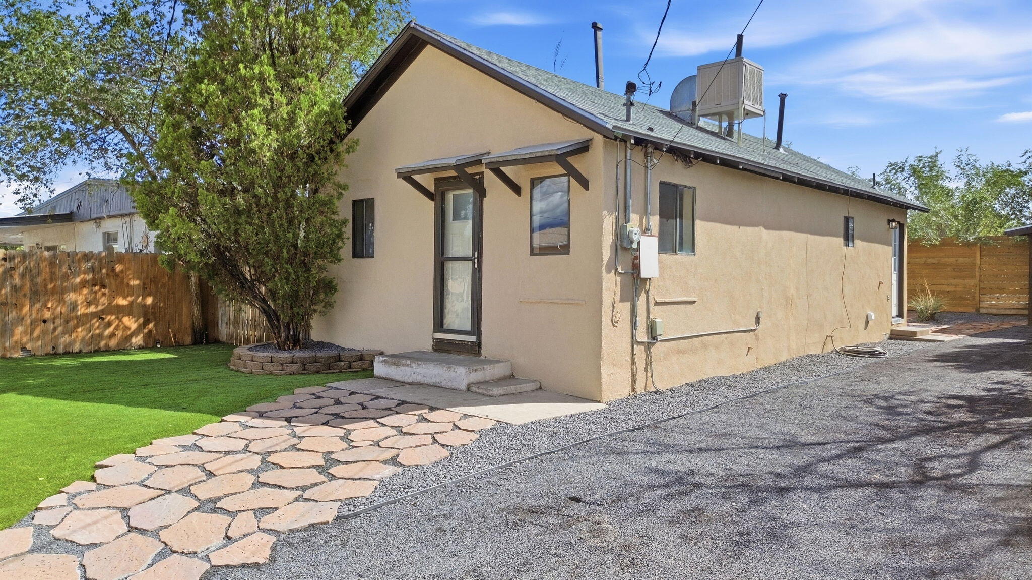 Photo 1 of Single family home for sale at 526 Apache Ave Nw, Albuquerque, NM 87102 | MLS# 1111588 | Listing updated on 2026-09-26