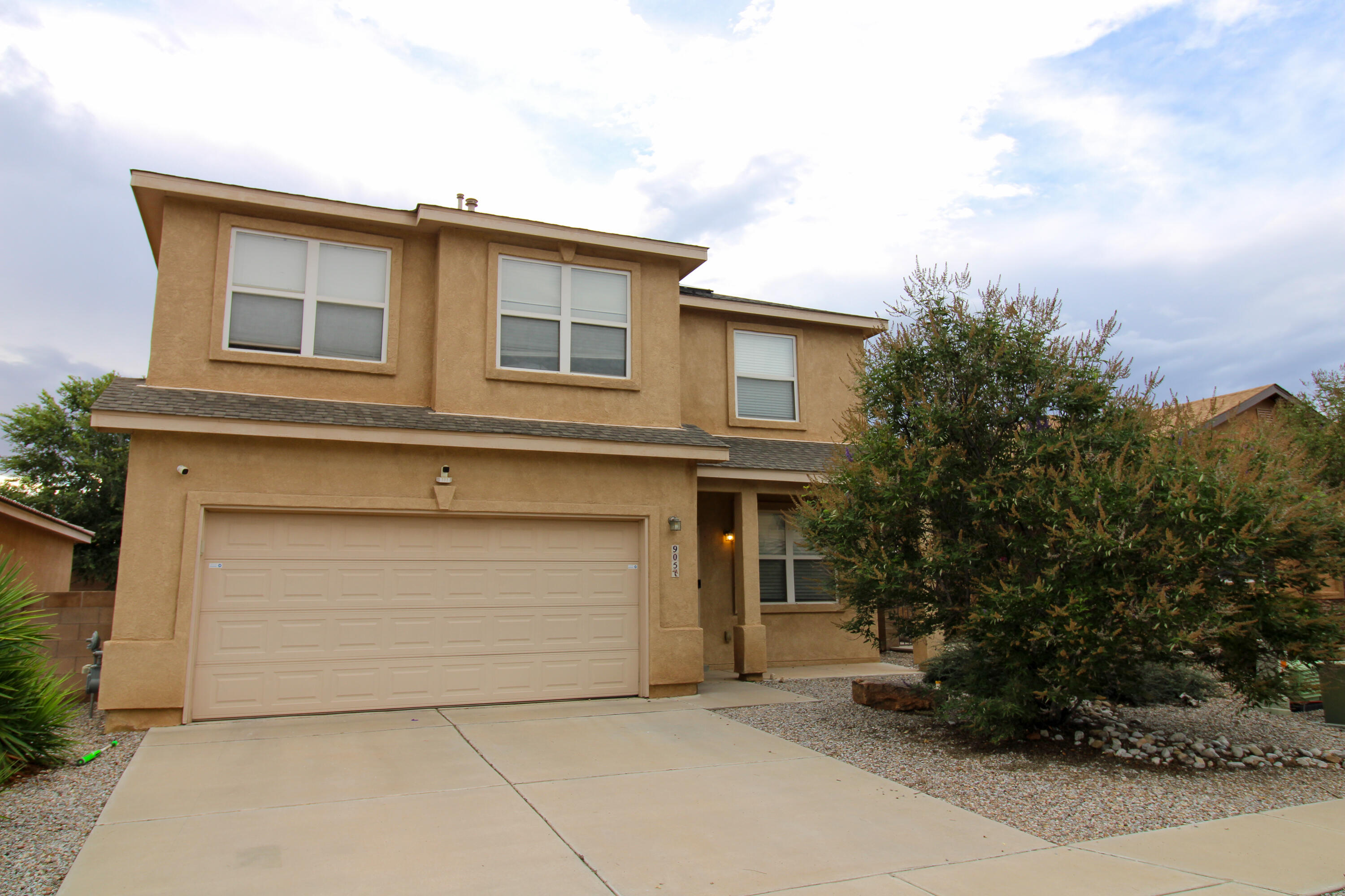 Photo 2 of Single family home for sale at 905 Molten Pl Nw, Albuquerque, NM 87120 | MLS# 1111602 | Listing updated on 2026-10-22