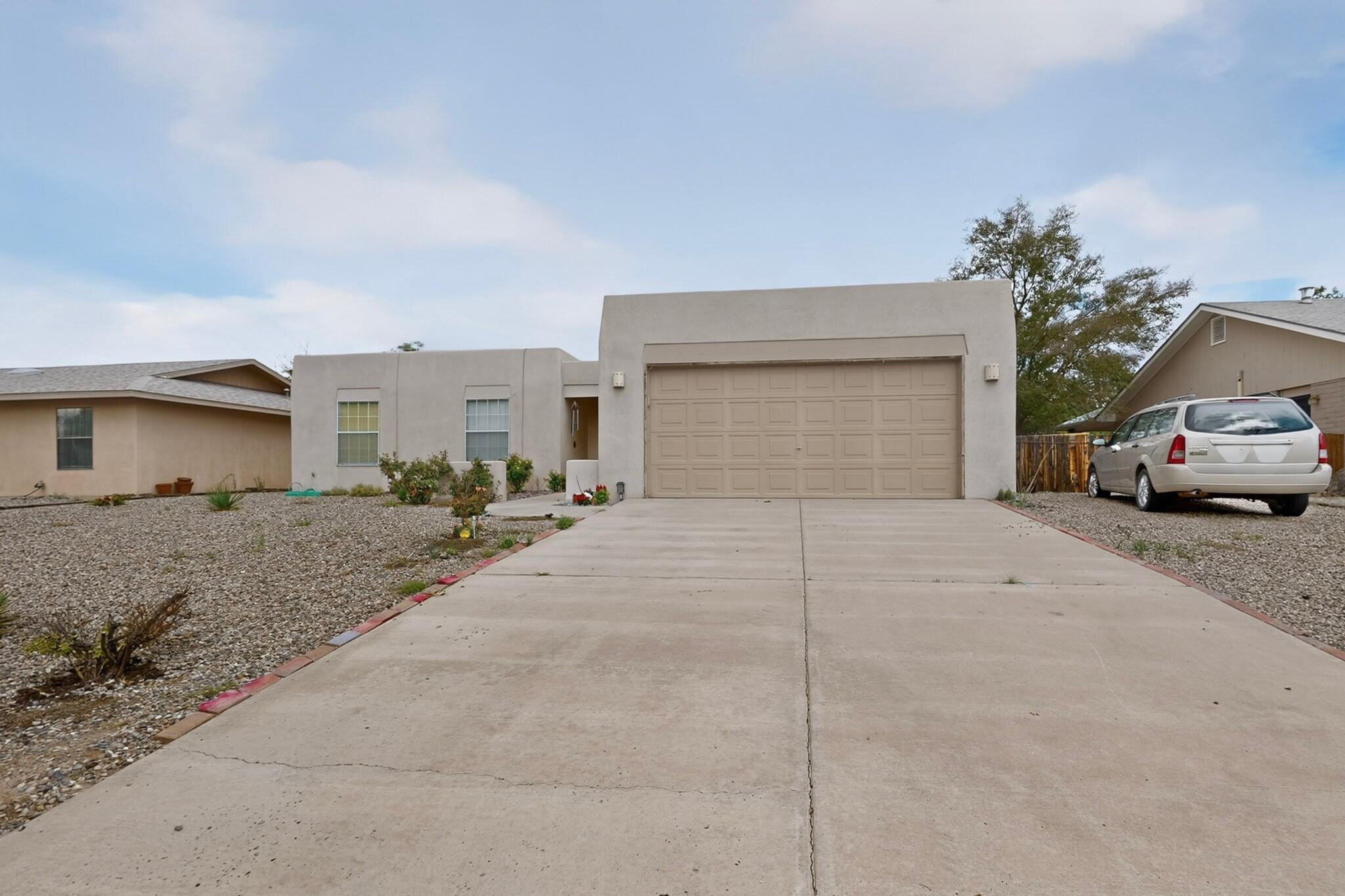 Photo 3 of Sale Pending at 928 Lee Trevino Blvd, Rio Communities, NM 87002 | MLS# 1111619 | Listing updated on 2026-10-01
