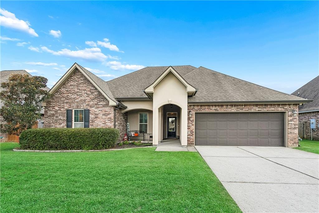 Photo 1 of Single family home for sale at 42180 Broderick Ave, Ponchatoula, LA 70454 | MLS# 2578746 | Listing updated on 2026-09-28