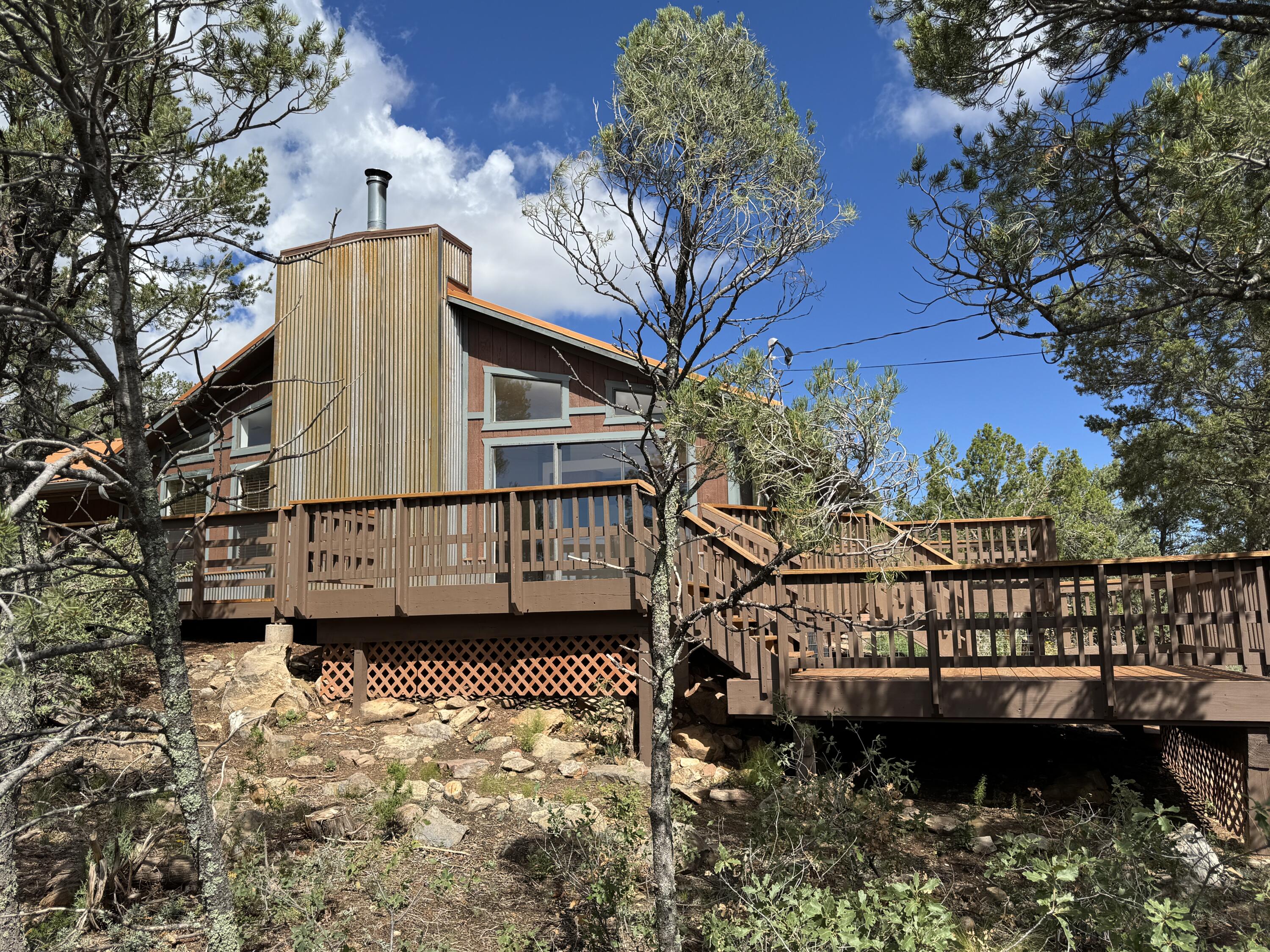 Photo 3 of Single family home for sale at 4 Oak Pl, Cedar Crest, NM 87008 | MLS# 1111627 | Listing updated on 2026-09-30