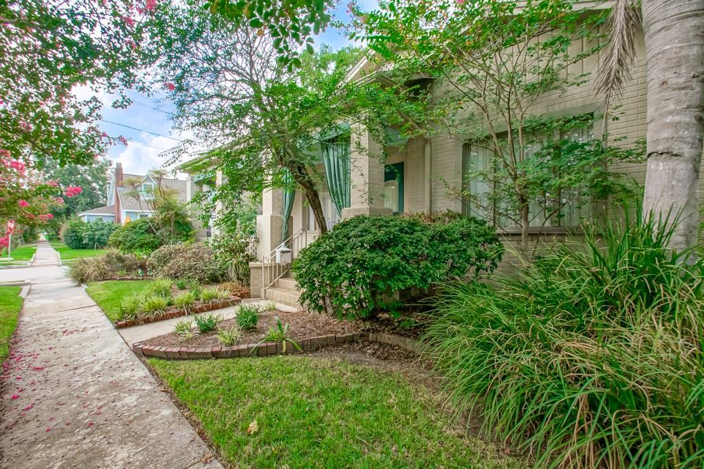 Photo 2 of Single family home for sale at 200 Metairie Lawn Dr, Metairie, LA 70001 | MLS# 2579109 | Listing updated on 2026-10-03