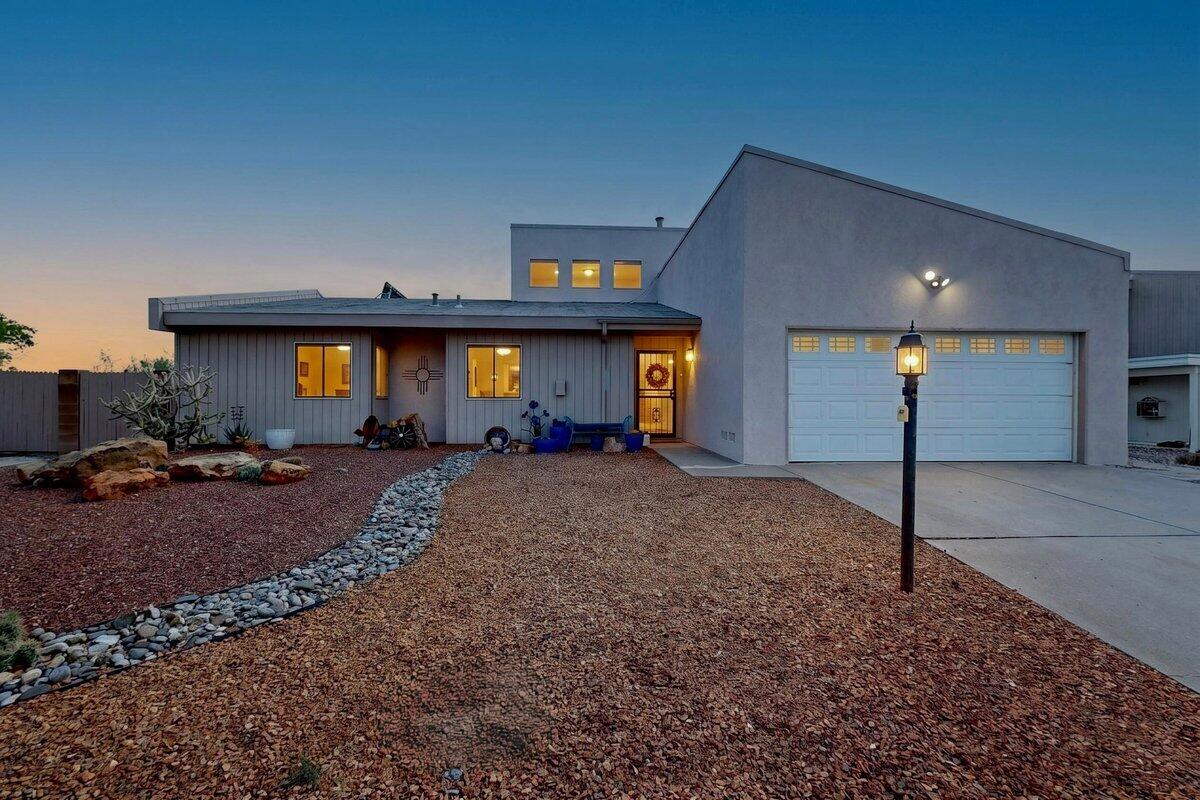 Photo 1 of Single family home for sale at 614 Lakeview Cir Se, Rio Rancho, NM 87124 | MLS# 1111639 | Listing updated on 2026-10-05