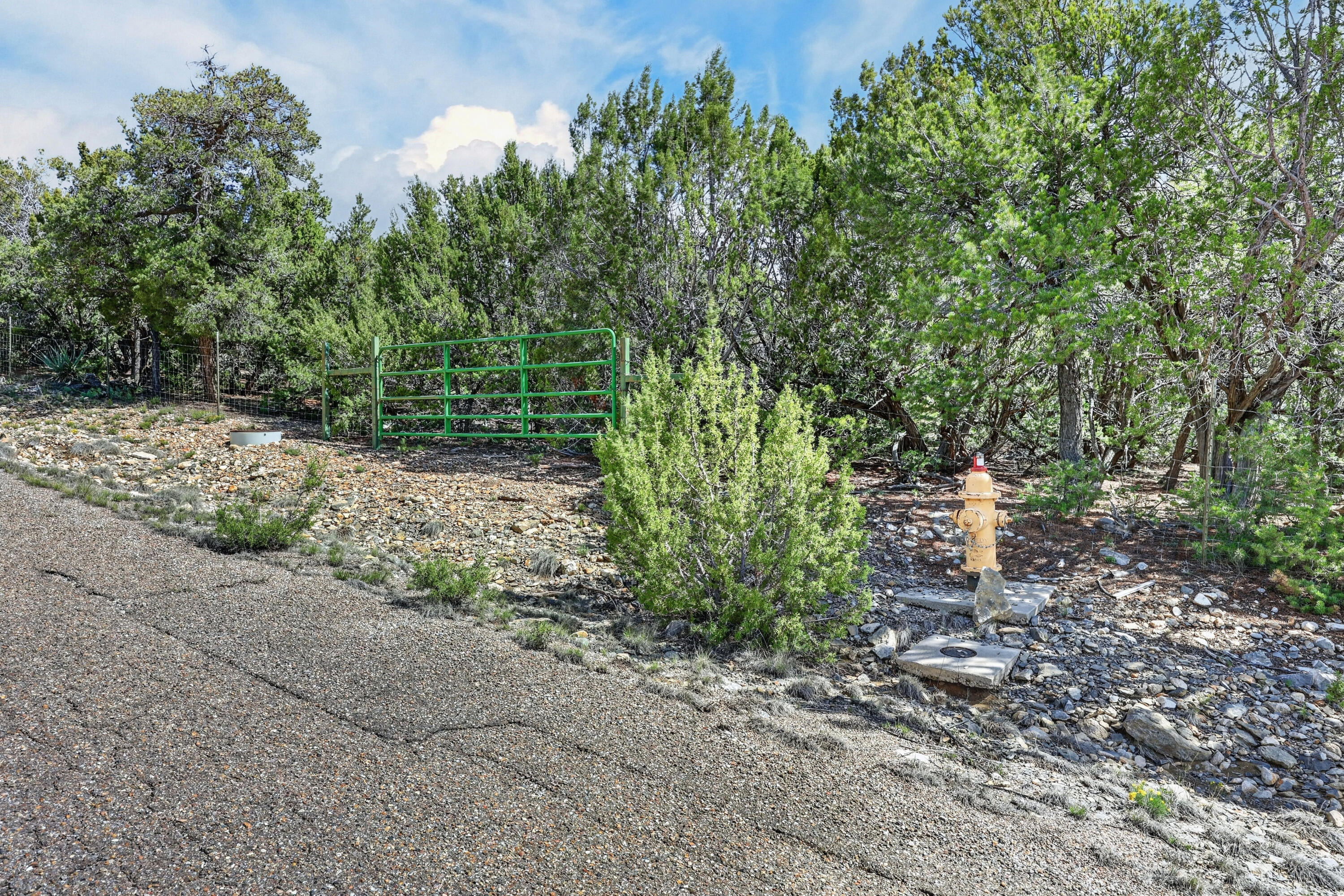 Photo 2 of Land for sale at 40 Alta Vista Rd, Tijeras, NM 87059 | MLS# 1111656 | Listing updated on 2026-09-30