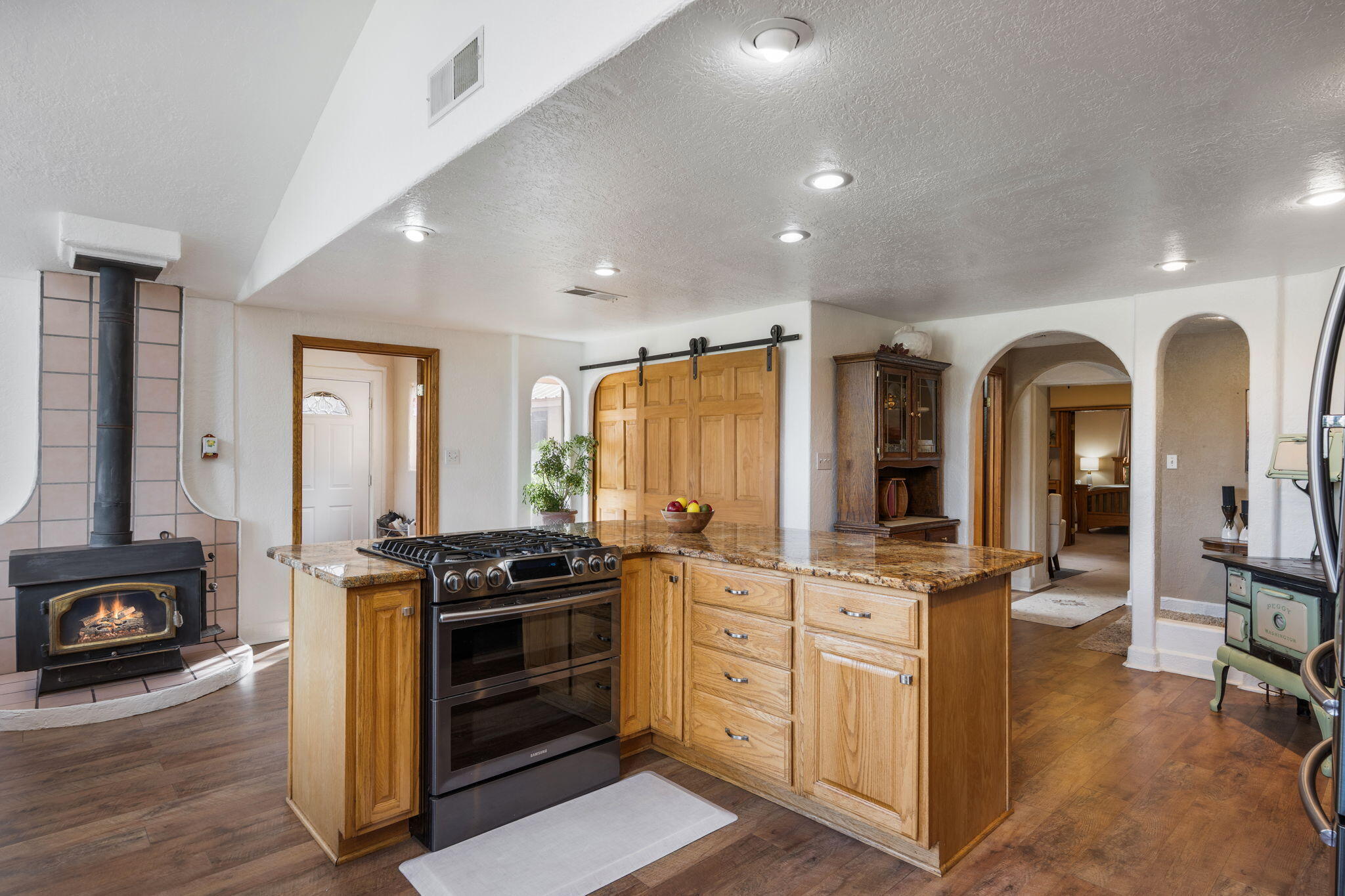 Photo 4 of Single family home for sale at 4 Cirquela Rd, Cedar Crest, NM 87008 | MLS# 1111682 | Listing updated on 2026-10-08