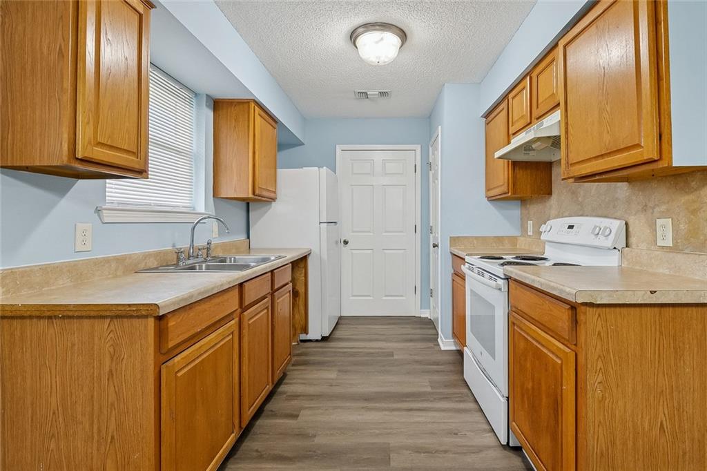 Photo 4 of House for sale at 2818-20 Pakenham Dr, Chalmette, LA 70043 | MLS# 2579378 | Listing updated on 2026-09-29