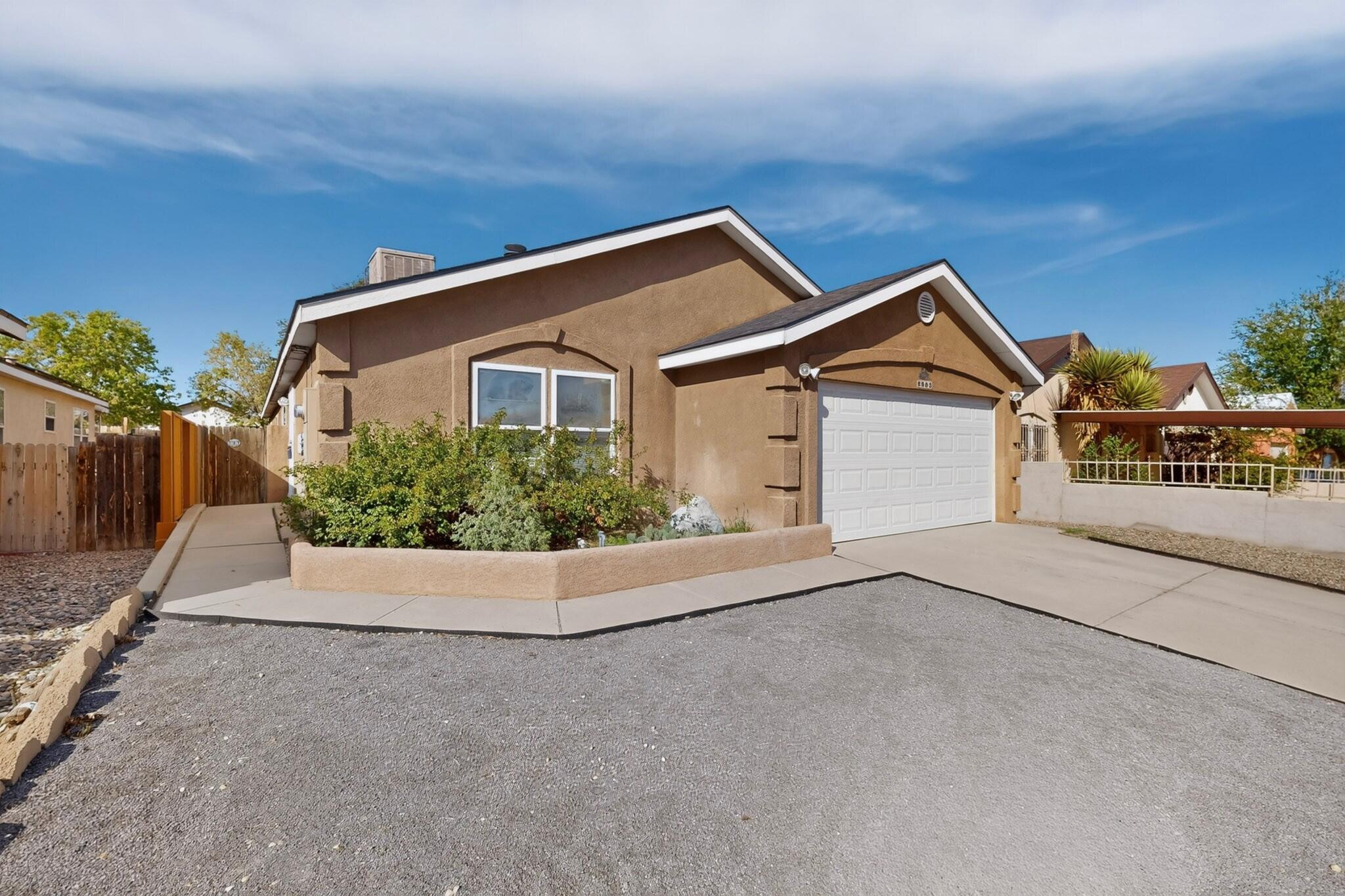 Photo 3 of Manufactured home for sale at 8905 Odin Rd SW, Albuquerque, NM 87121 | MLS# 1111697 | Listing updated on 2026-09-29