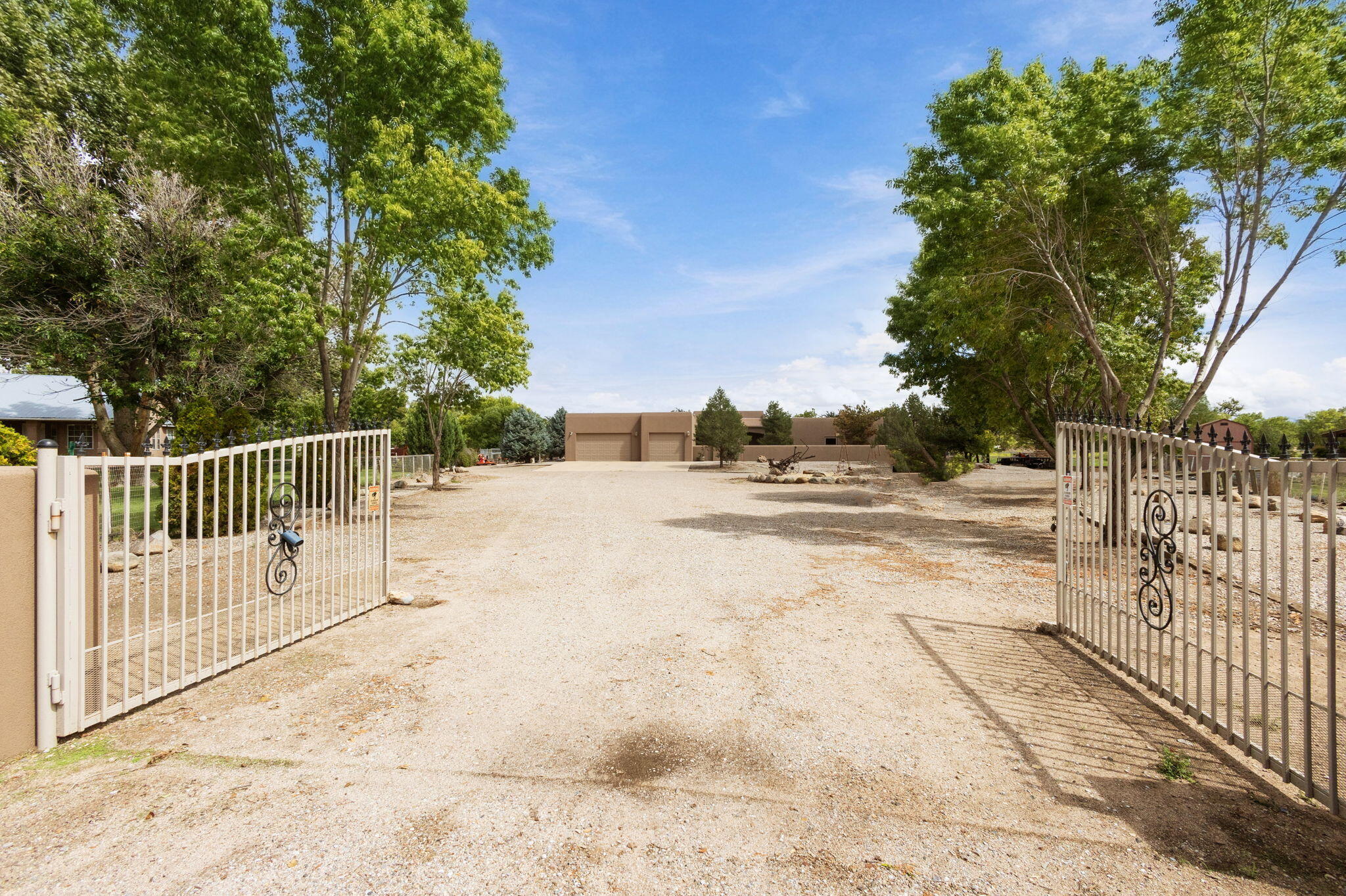Photo 3 of Single family home for sale at 35 Berry Hl Farms Rd, Los Lunas, NM 87031 | MLS# 1111704 | Listing updated on 2026-09-30