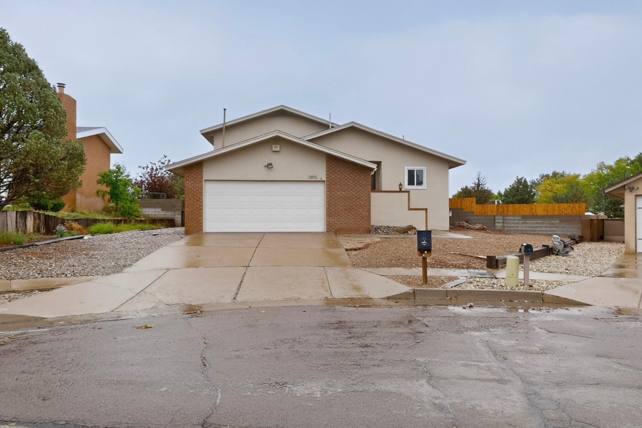 Photo 2 of Sale Pending at 13800 Paseo Vista Ne, Albuquerque, NM 87123 | MLS# 1111718 | Listing updated on 2026-10-02