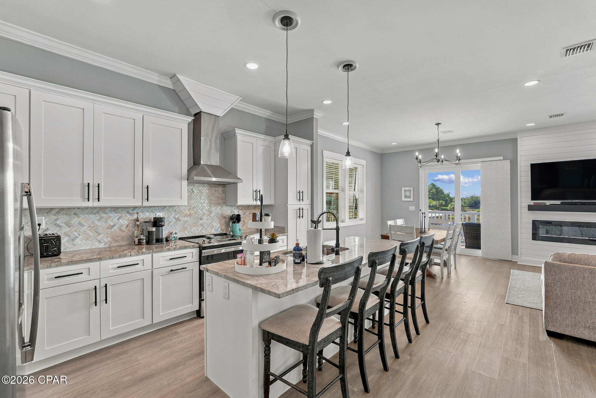8811 N Lagoon Drive, Panama City Beach, FL 32408 thumbnail, photo 19 of 68
