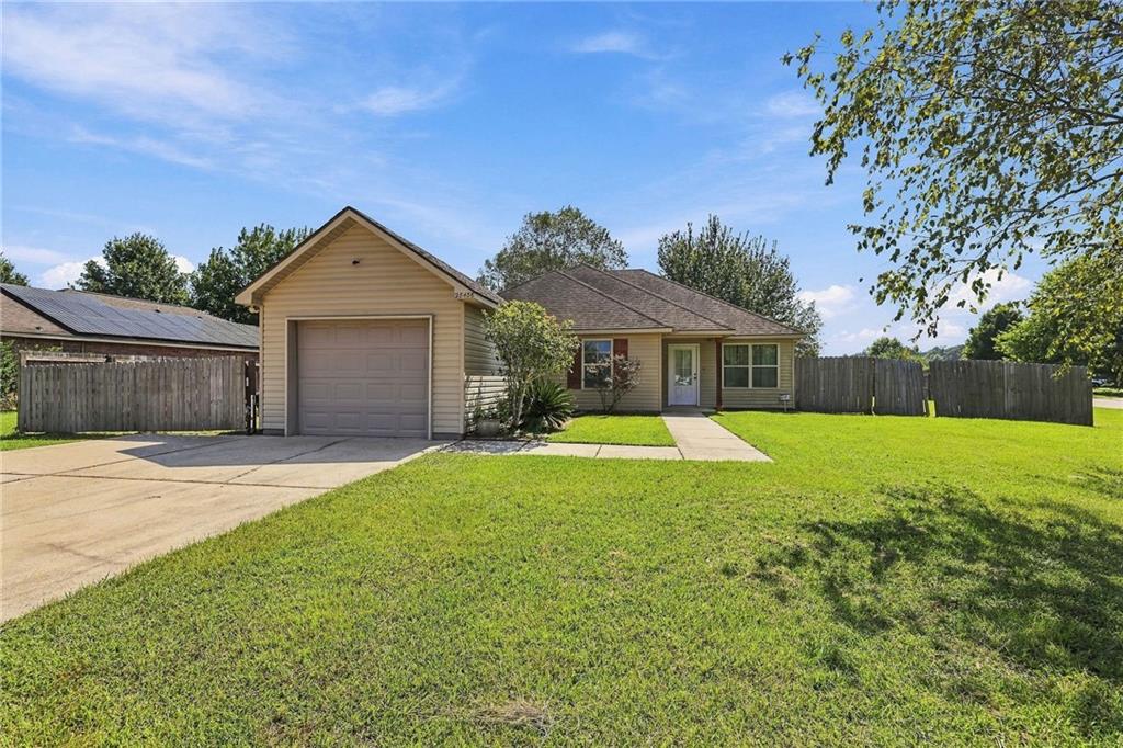 Photo 1 of Single family home for sale at 28436 Holiday Dr, Ponchatoula, LA 70454 | MLS# 2579452 | Listing updated on 2026-09-30