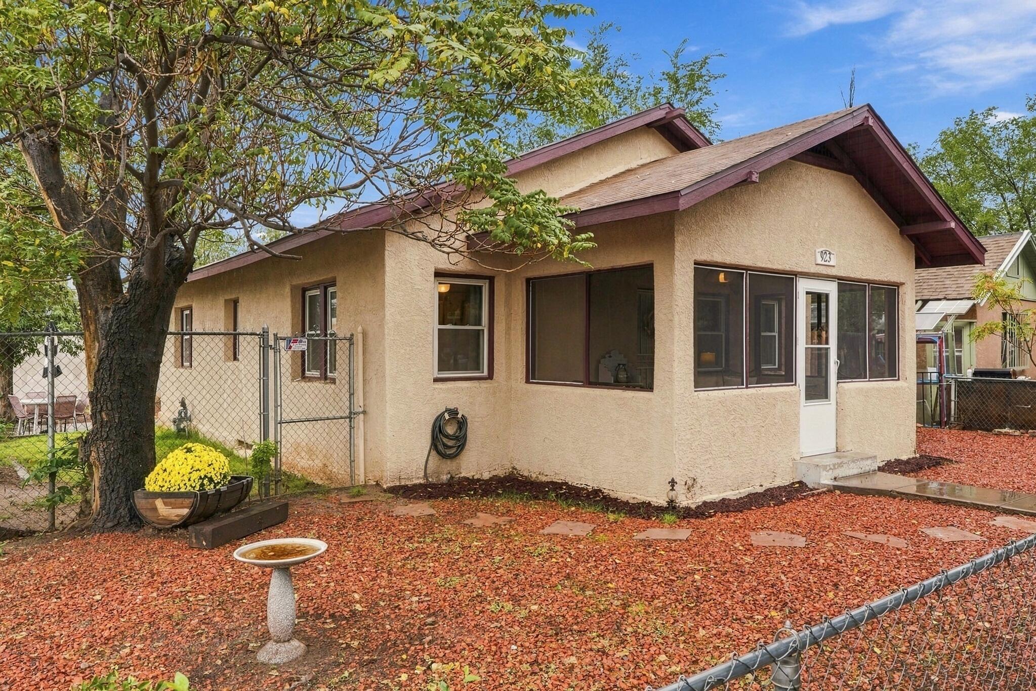 Photo 1 of Single family home for sale at 923 Arno St SE, Albuquerque, NM 87102 | MLS# 1111720 | Listing updated on 2026-09-30
