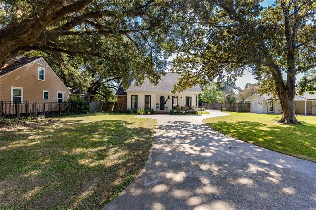 Photo 2 of Sale Pending at 320 Dentation Dr, Baton Rouge, LA 70808 | MLS# 2579470 | Listing updated on 2026-10-06