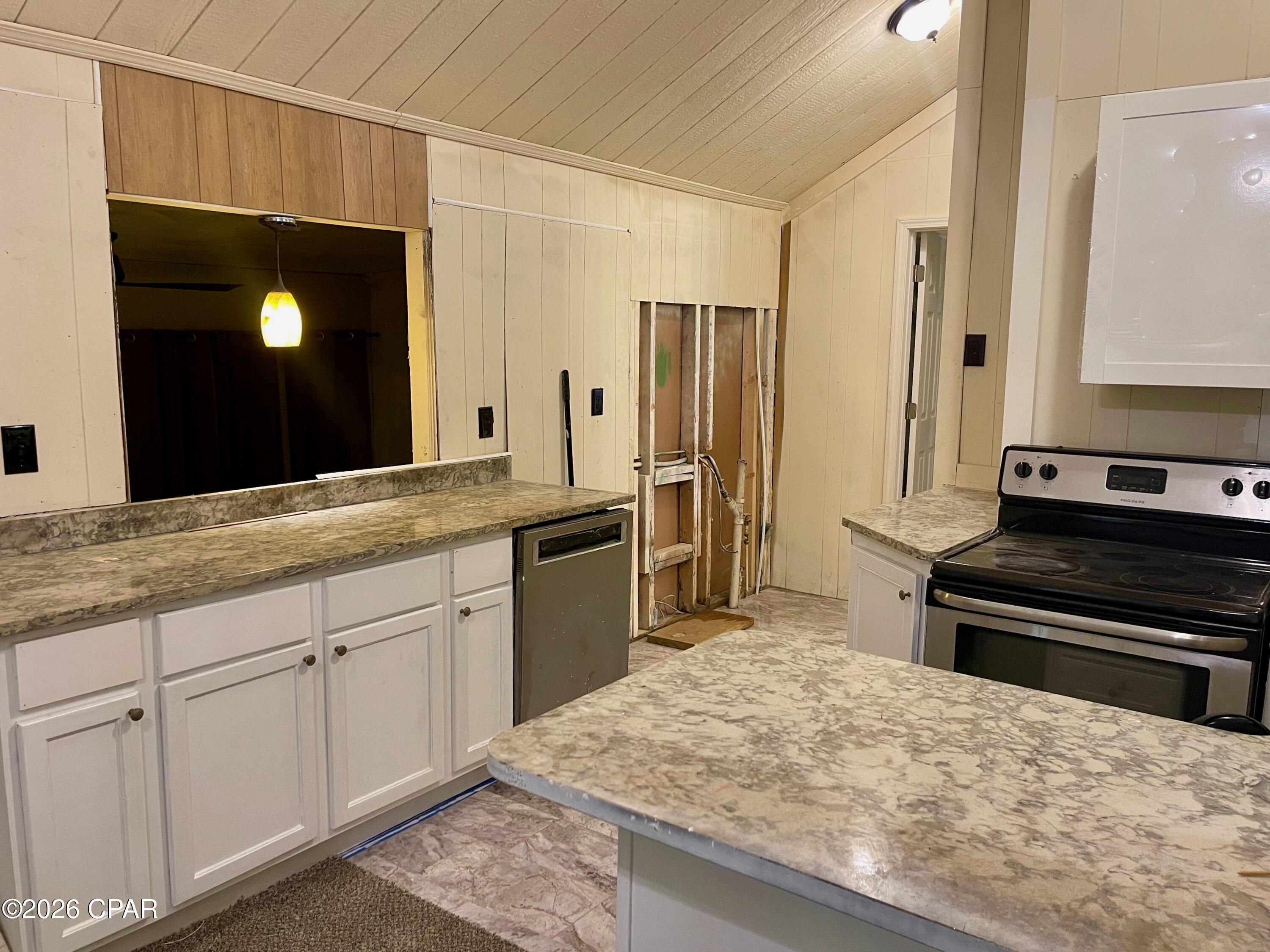 1219 Thomas Drive 95, Panama City, FL 32408 thumbnail, photo 5 of 37