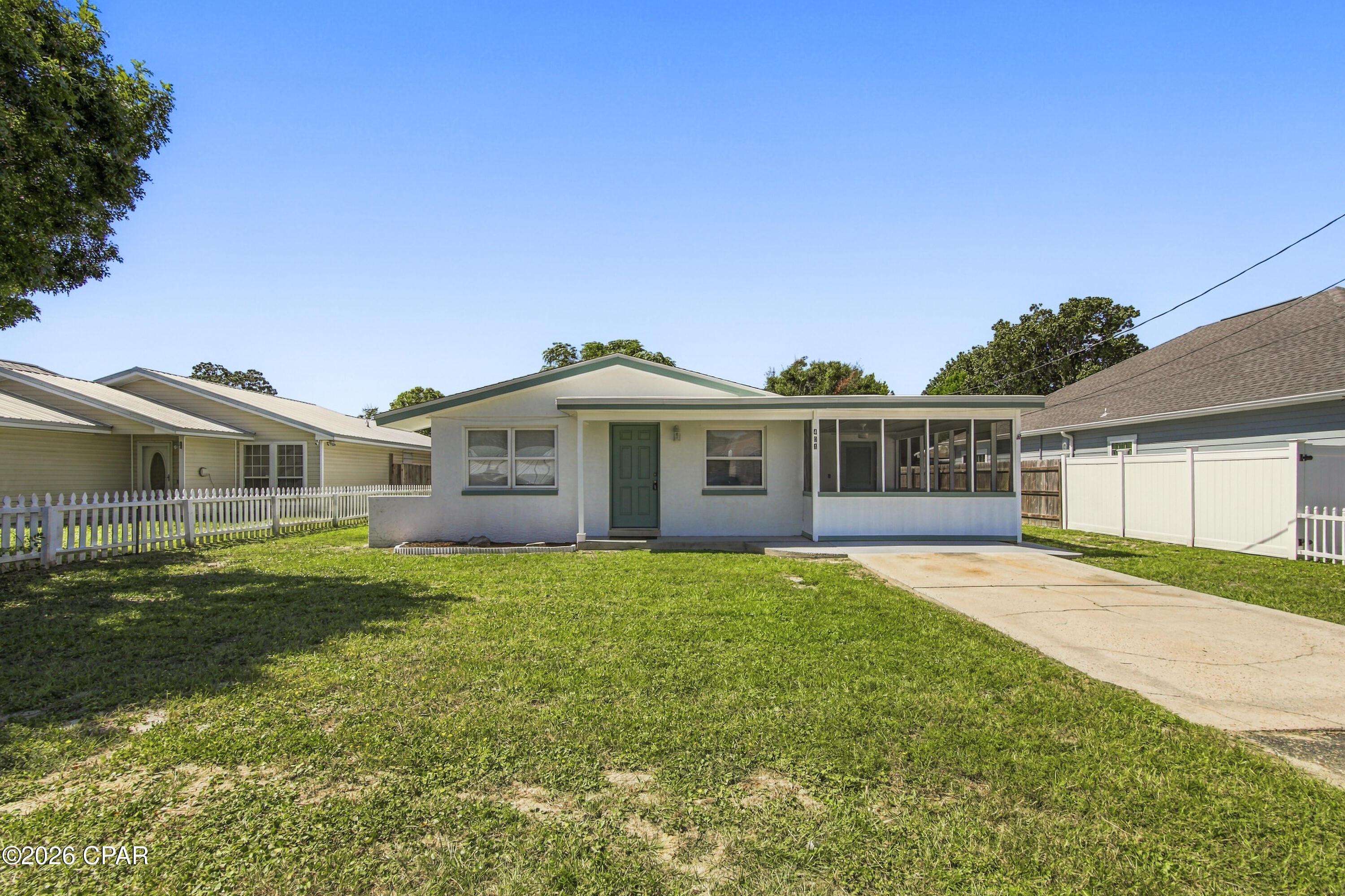 404 Wisteria Street, Panama City Beach, FL 32407 thumbnail, photo 2 of 22