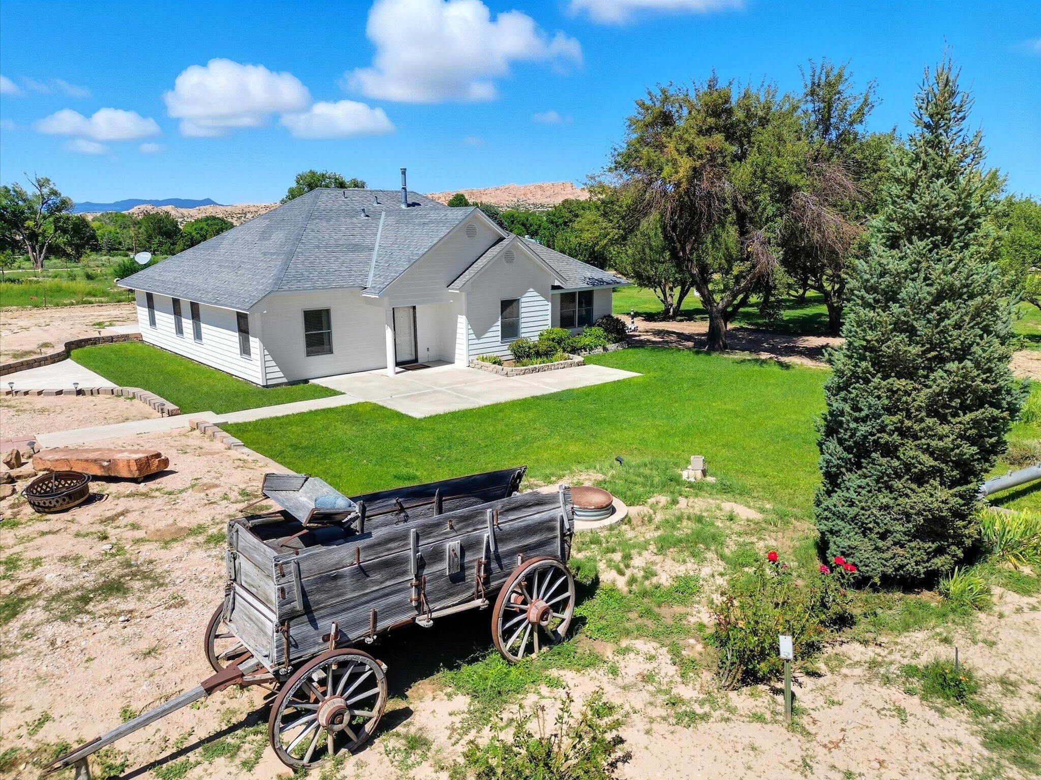 Photo 3 of Single family home for sale at 5 Jr Dr, Santa Fe, NM 87506 | MLS# 1111772 | Listing updated on 2026-10-01