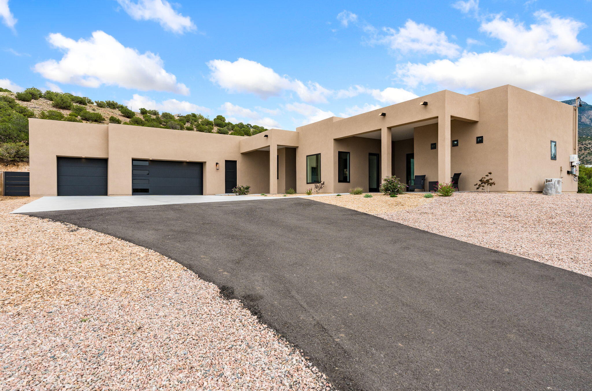 Photo 1 of Single family home for sale at 10 Rainbow Valley Rd, Placitas, NM 87043 | MLS# 1111867 | Listing updated on 2026-10-07