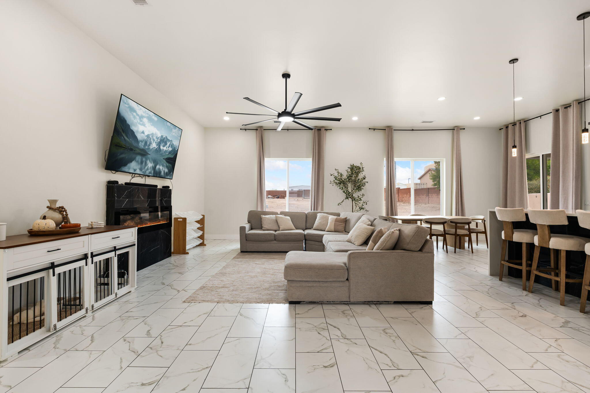 Photo 4 of Single family home for sale at 825 3rd Street NE, Rio Rancho, NM 87124 | MLS# 1111873 | Listing updated on 2026-10-08