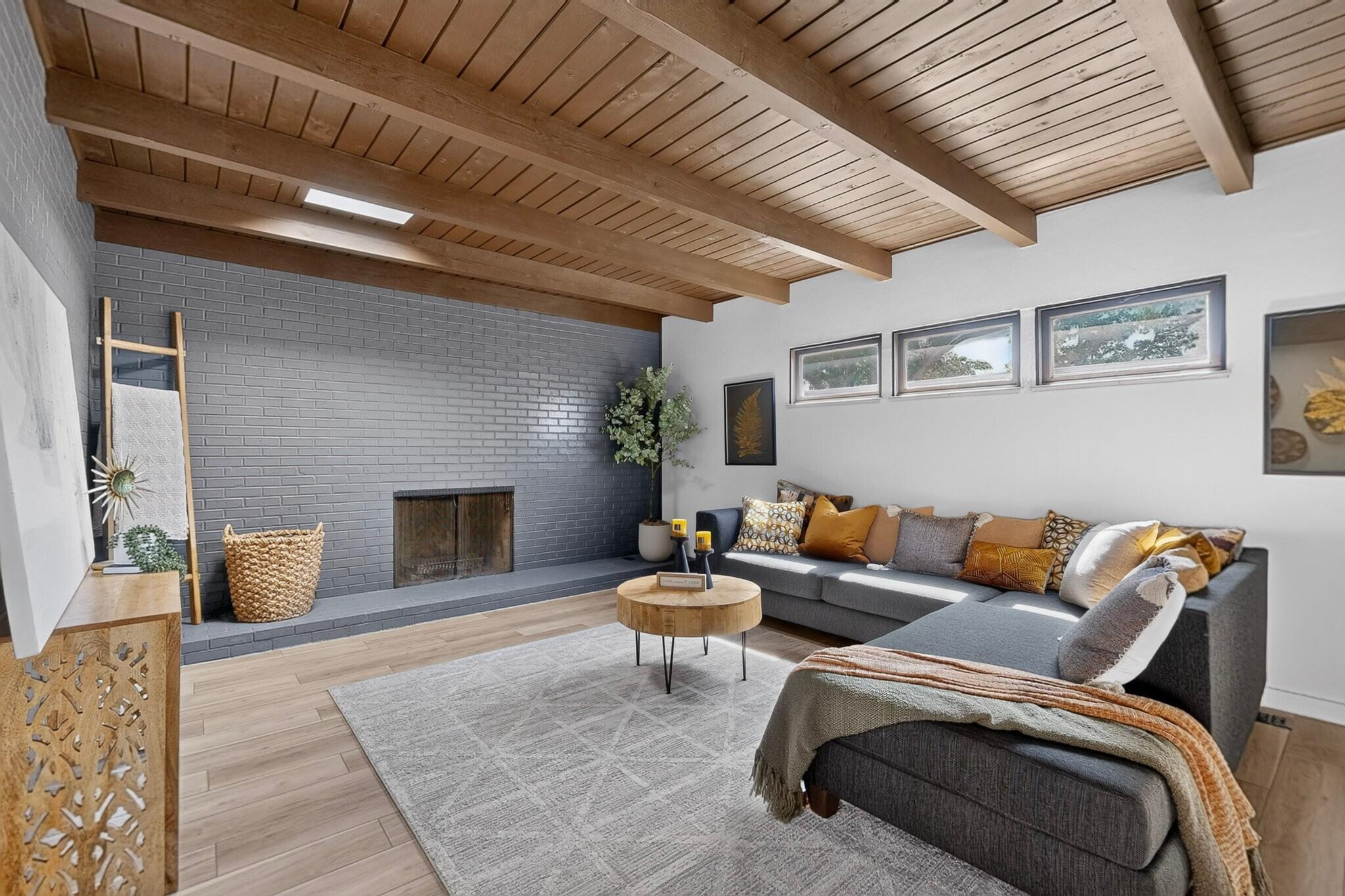 Photo 2 of Single family home for sale at 8413 Aztec Rd NE, Albuquerque, NM 87111 | MLS# 1111877 | Listing updated on 2026-10-03
