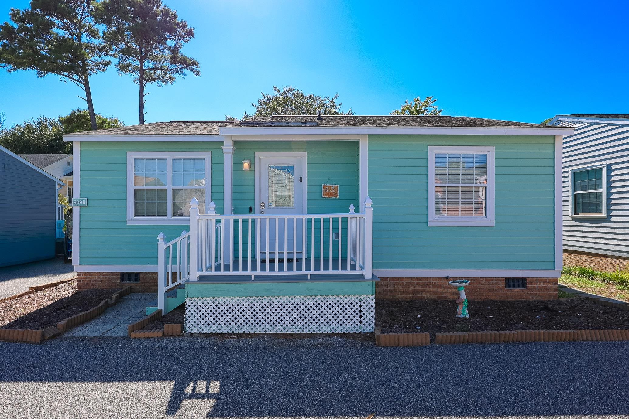 Photo 1 of Single family home for sale at 609 3rd Avenue S, North Myrtle Beach, SC 29582 | MLS# 2624312 | Listing updated on 2026-10-07