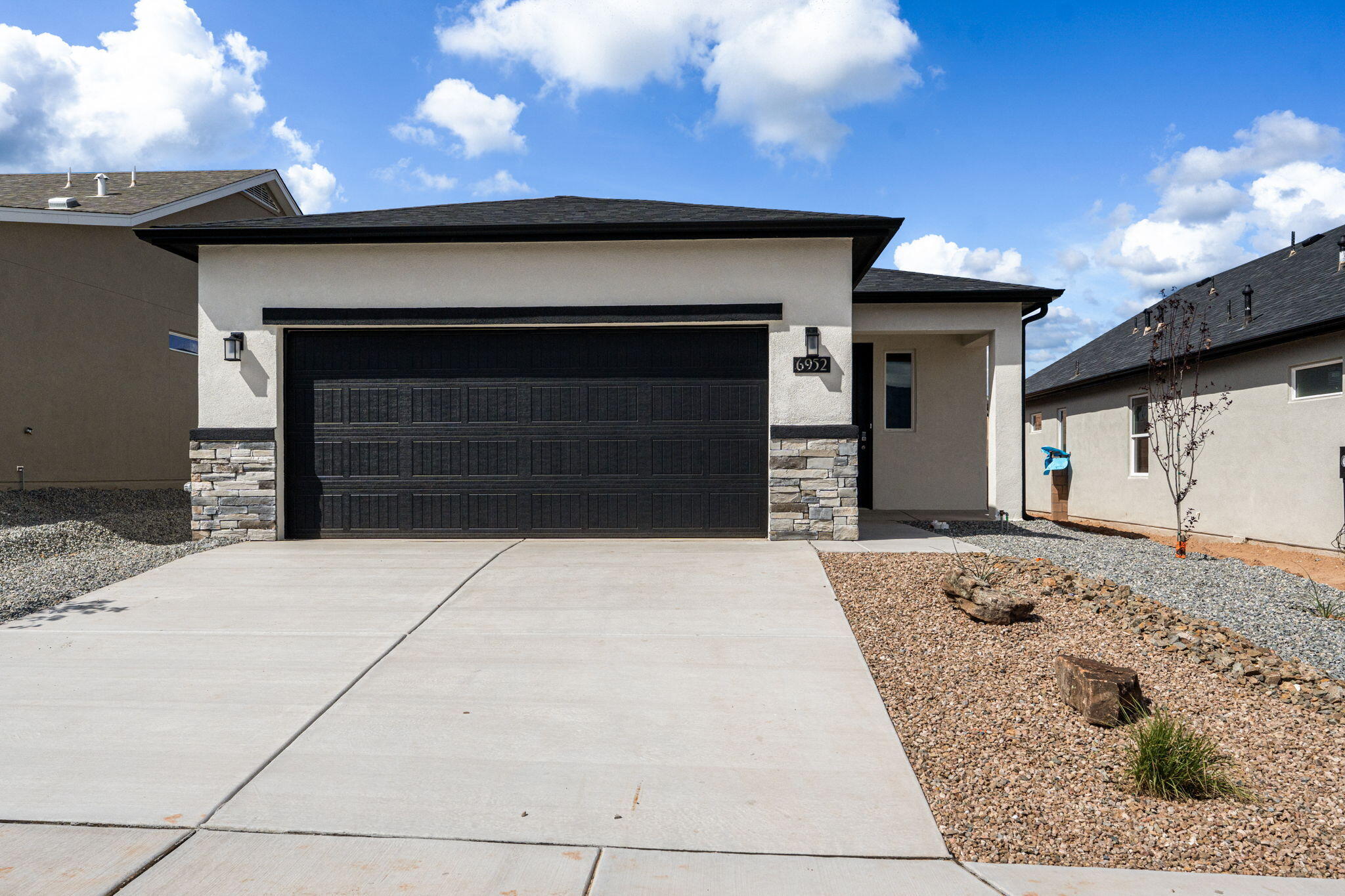 Photo 3 of Single family home for sale at 6952 Sydney Dr Ne, Rio Rancho, NM 87144 | MLS# 1111894 | Listing updated on 2026-10-21