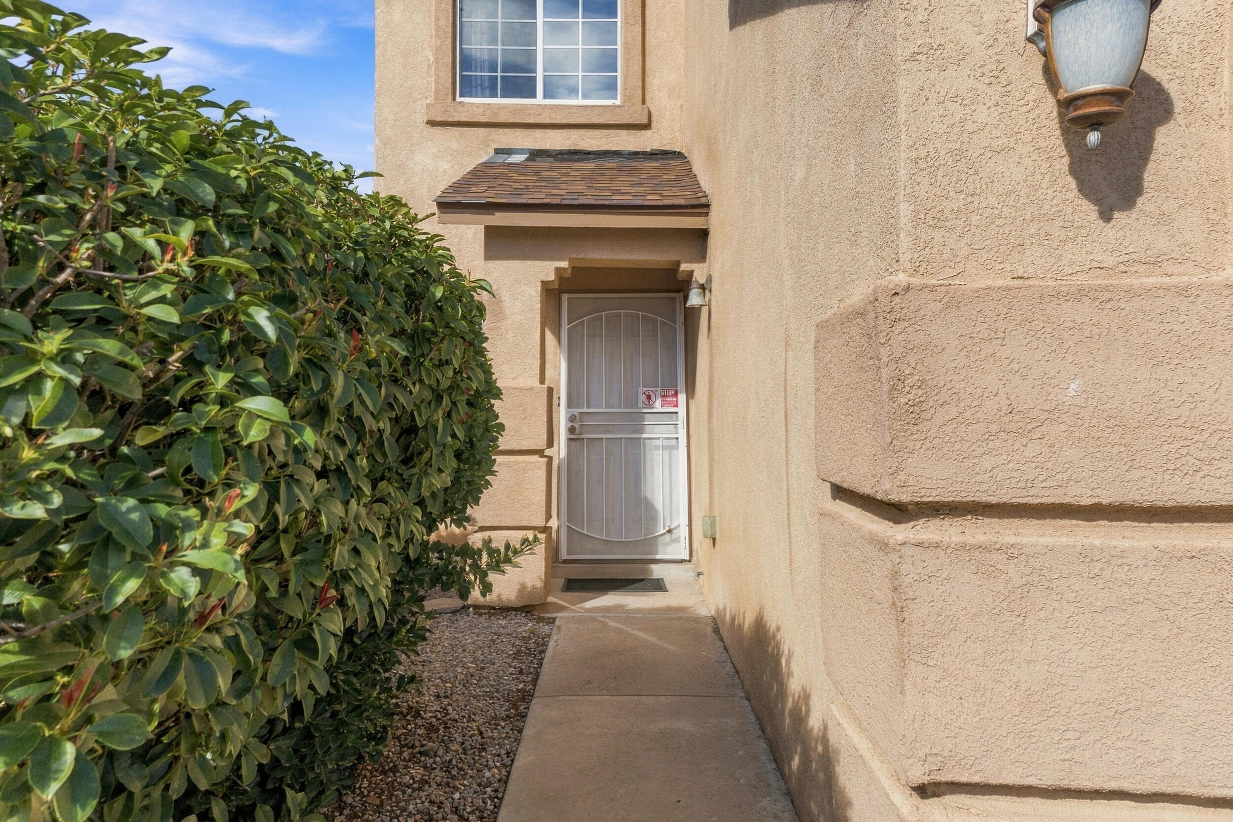 Photo 3 of Single family home for sale at 527 Saddle Blanket Trl Sw, Albuquerque, NM 87121 | MLS# 1111899 | Listing updated on 2026-10-07