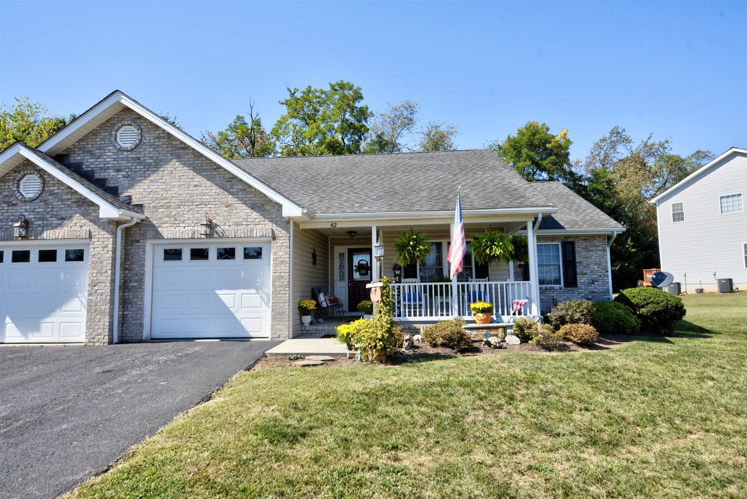 42 MERIWETHER CIR, Stuarts Draft, VA 24477