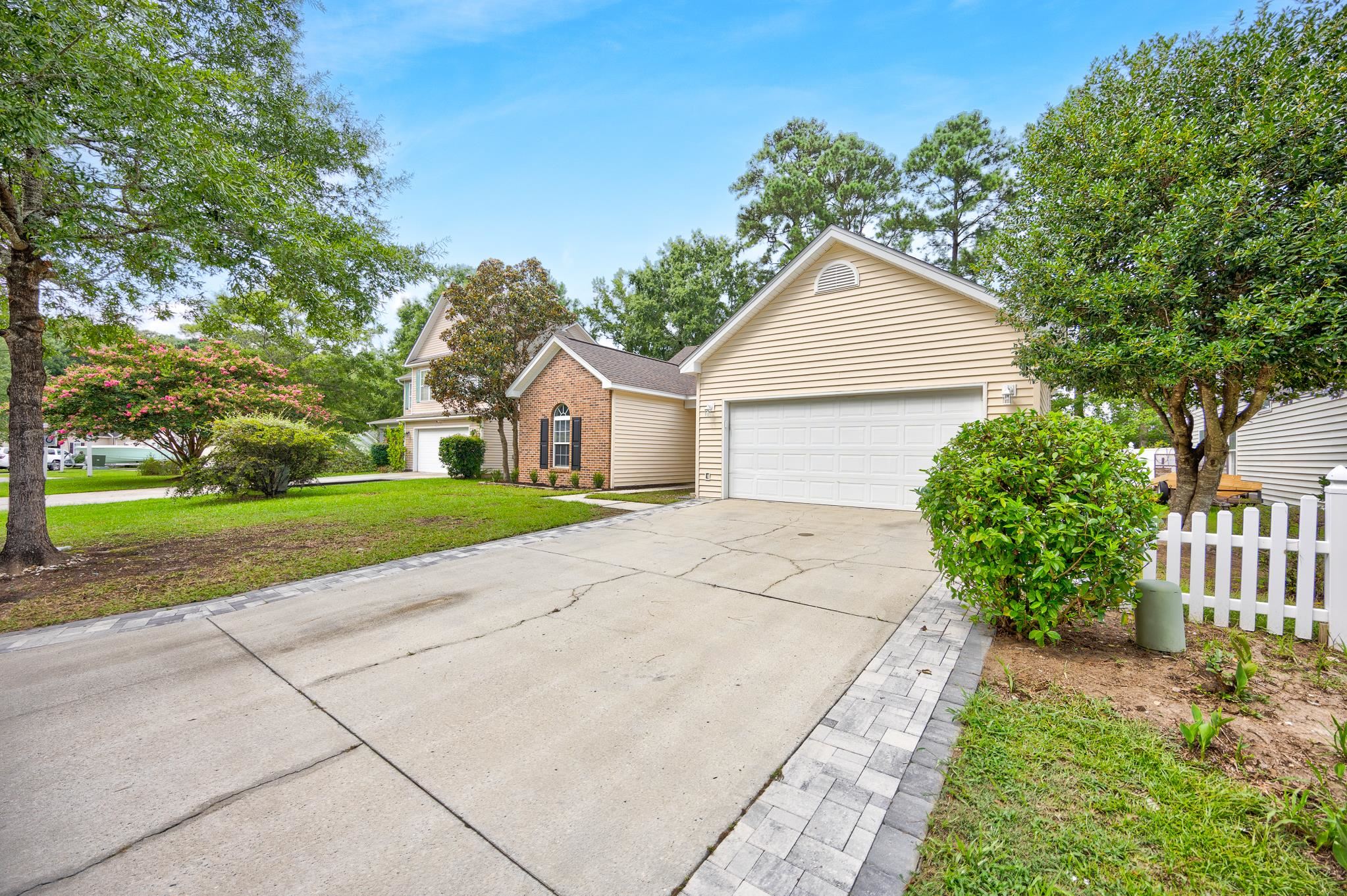 Photo 2 of Sale Pending at 126 Clovis Cir, Myrtle Beach, SC 29579 | MLS# 2624353 | Listing updated on 2026-10-07
