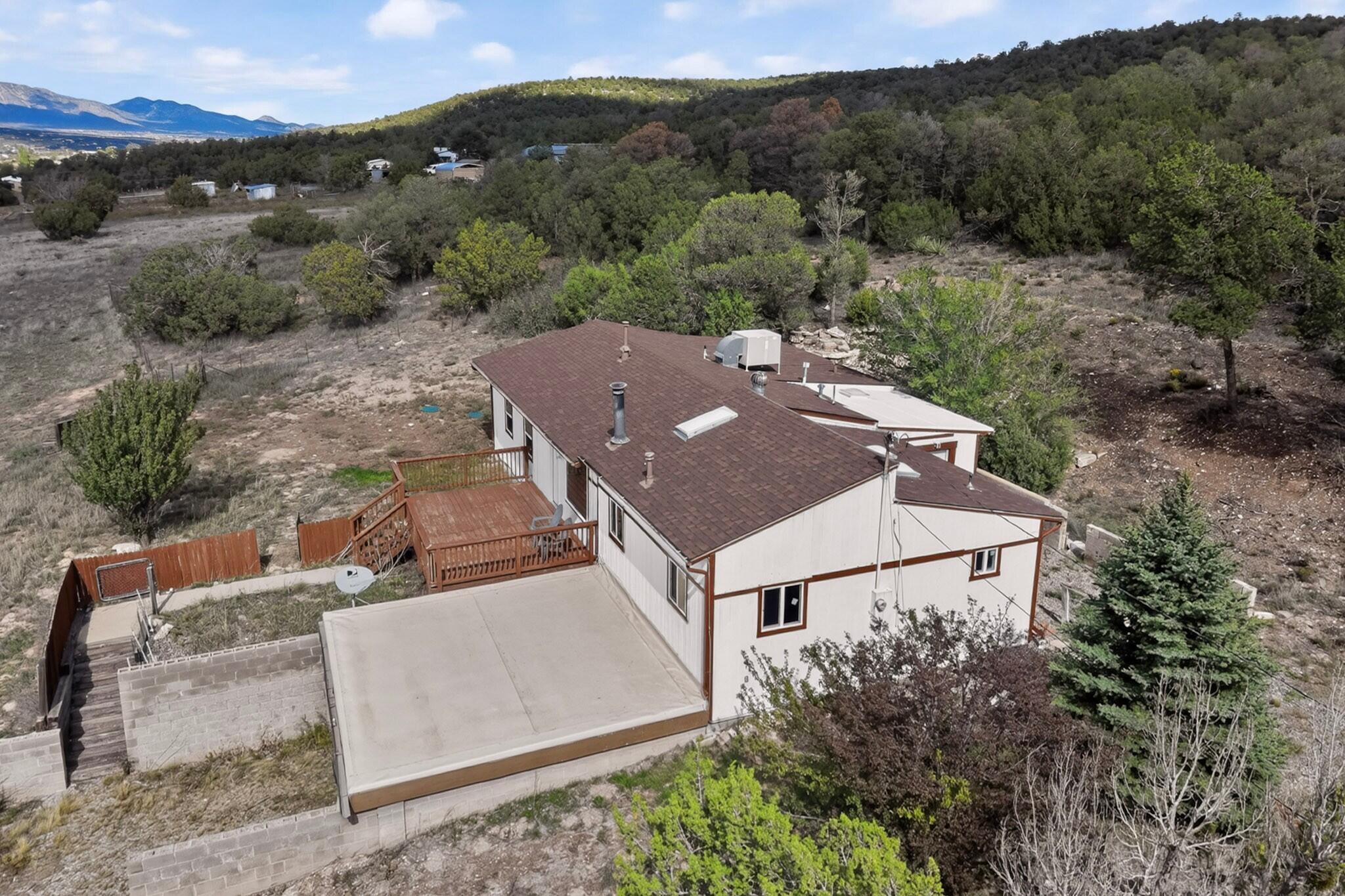 Photo 3 of Manufactured home for sale at 61 East Trl, Edgewood, NM 87015 | MLS# 1111945 | Listing updated on 2026-10-03