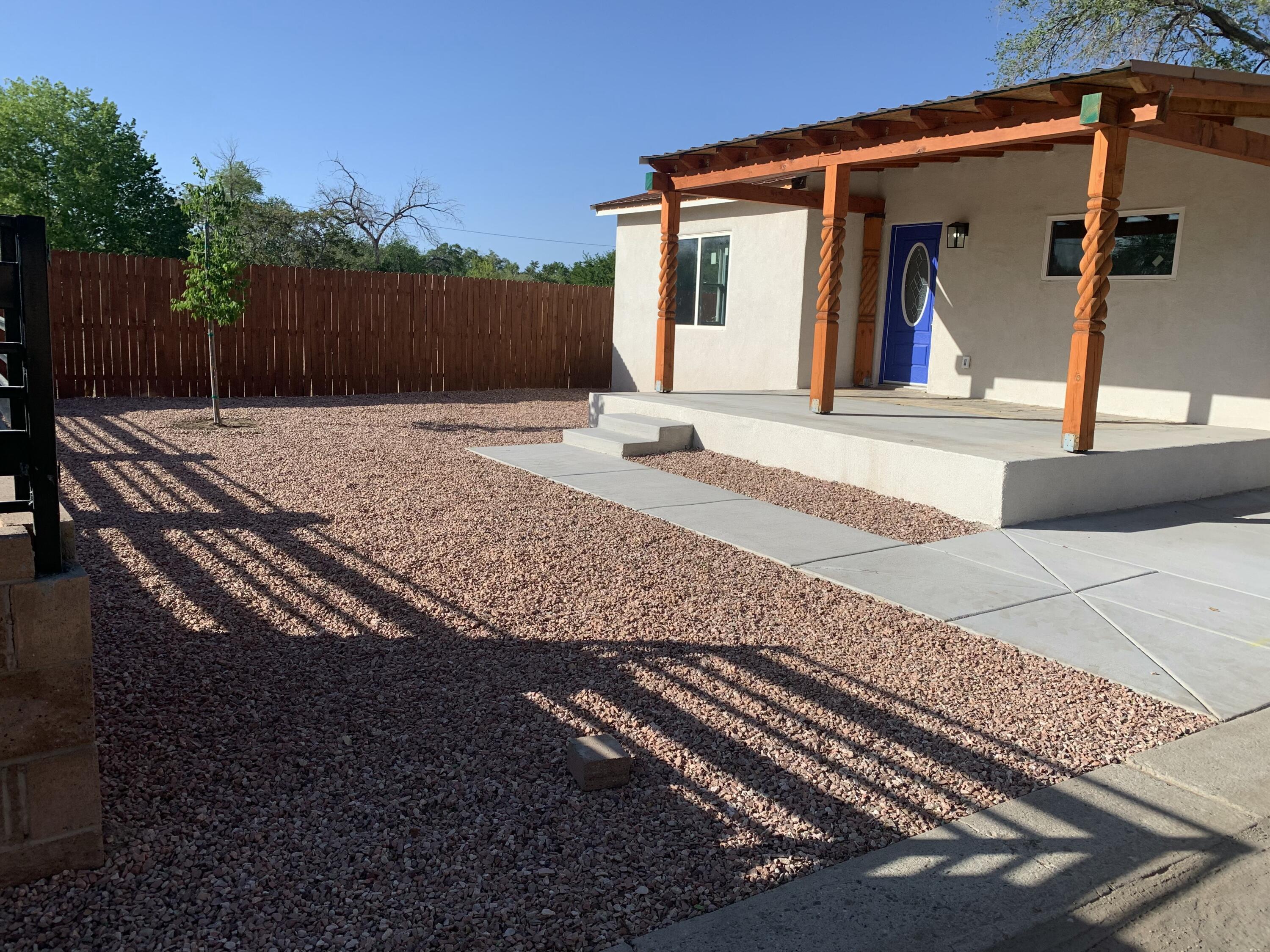 Photo 1 of Single family home for sale at 914 Gatewood Ave Sw, Albuquerque, NM 87105 | MLS# 1111946 | Listing updated on 2026-10-04